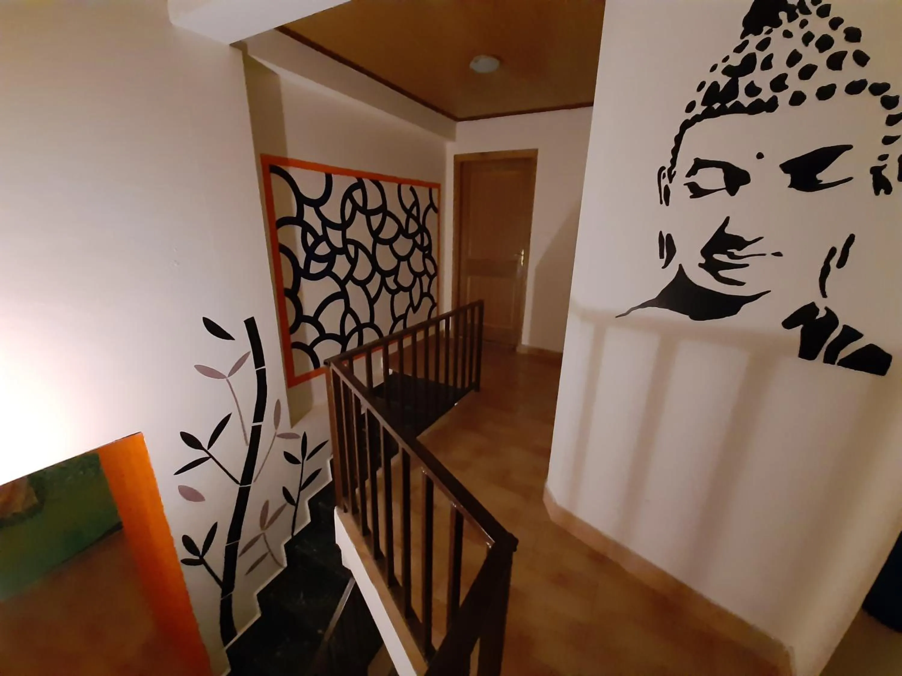 Dining area in La Vaca India Manali