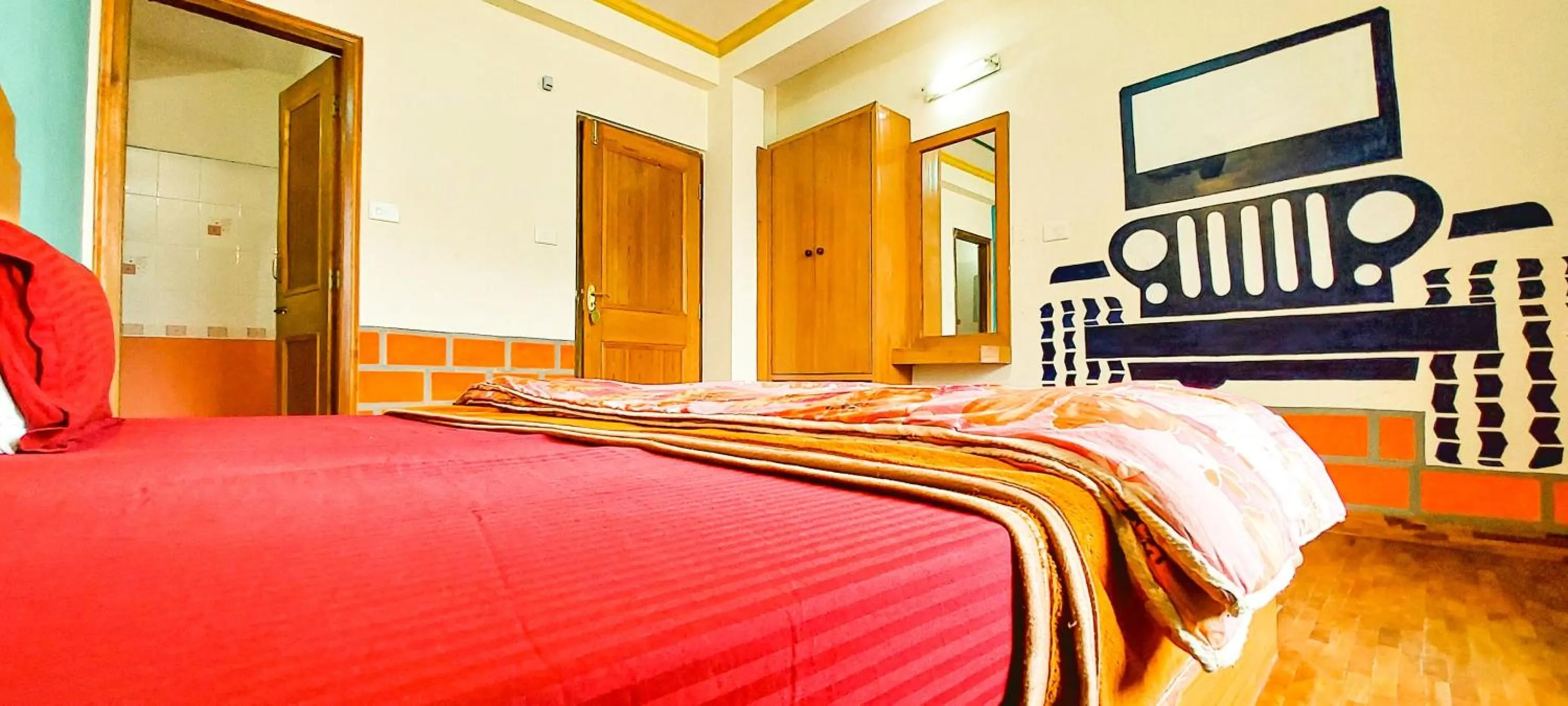 Bed in La Vaca India Manali