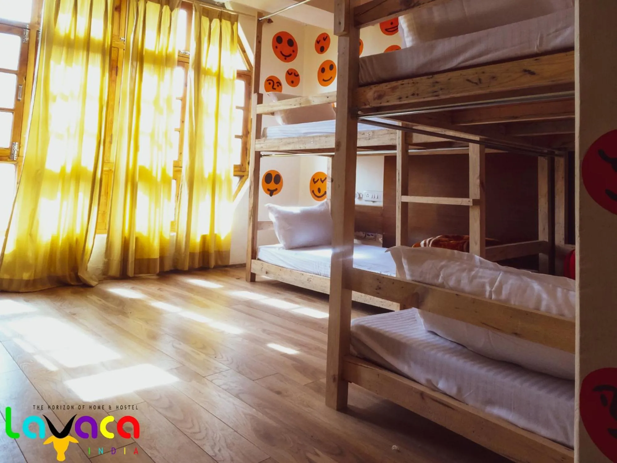 bunk bed, Bed in La Vaca India Manali