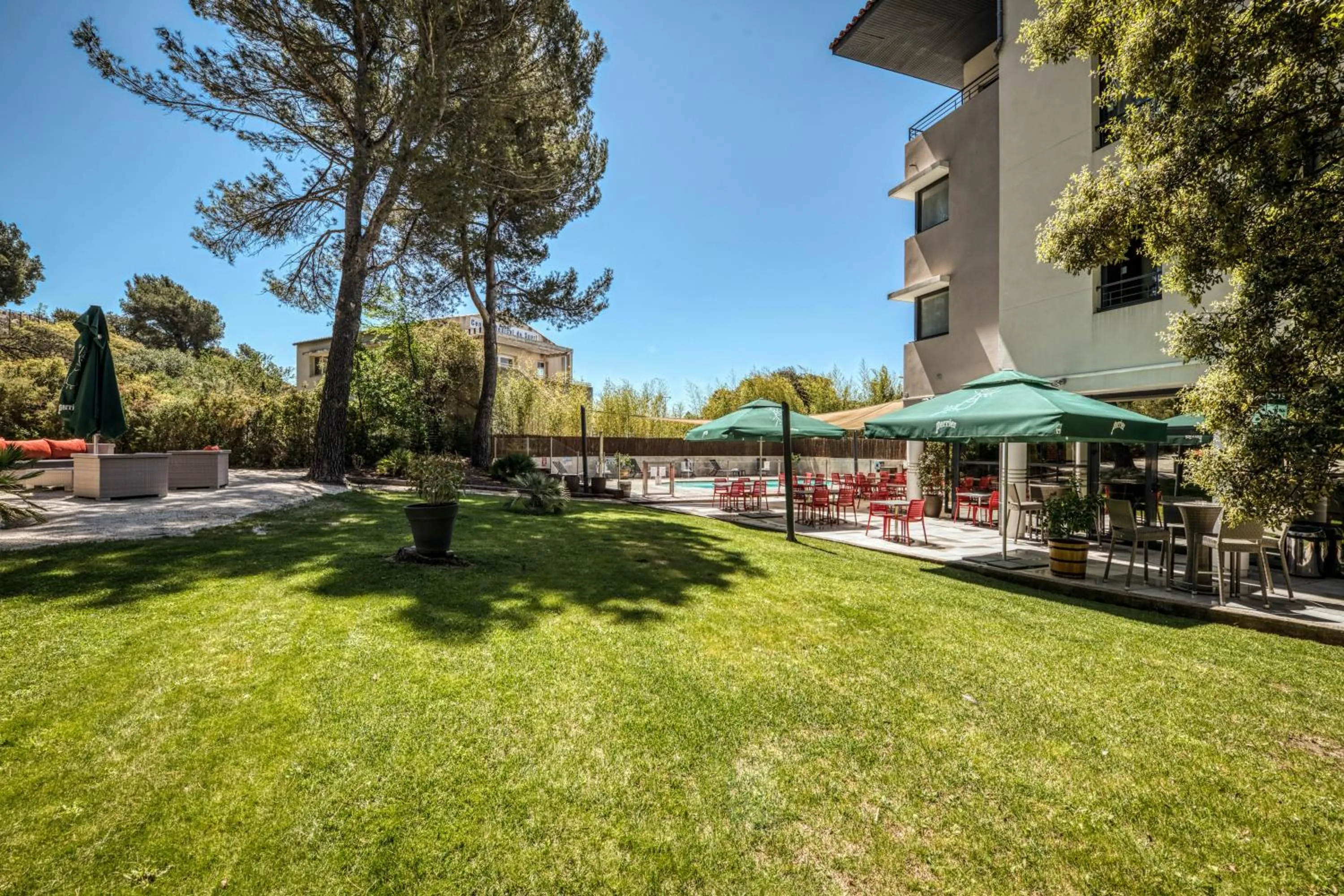 Property Building in Best Western Hotel De Larbois