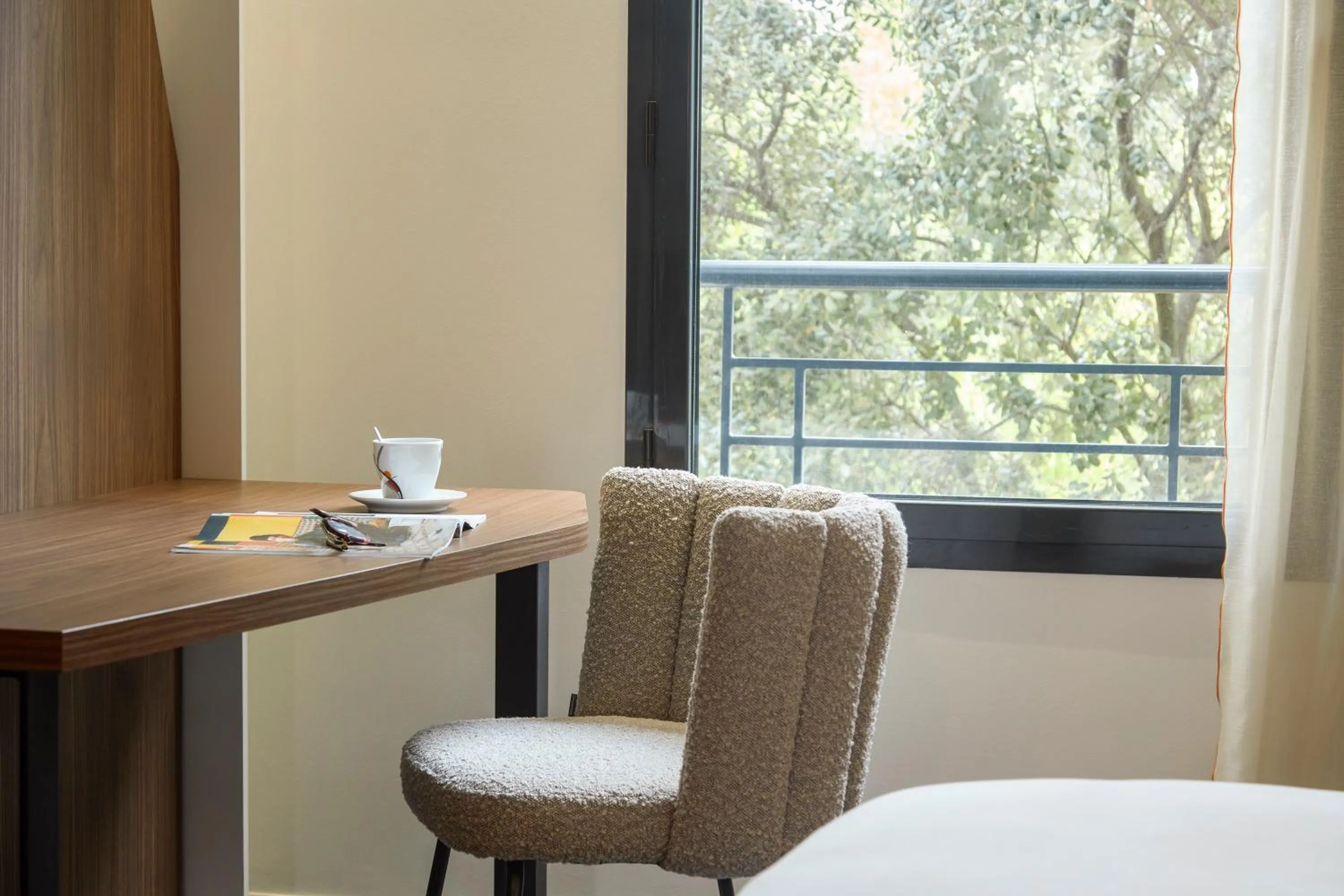 Bedroom in Mercure Aix-en-Provence La Duranne Gare TGV