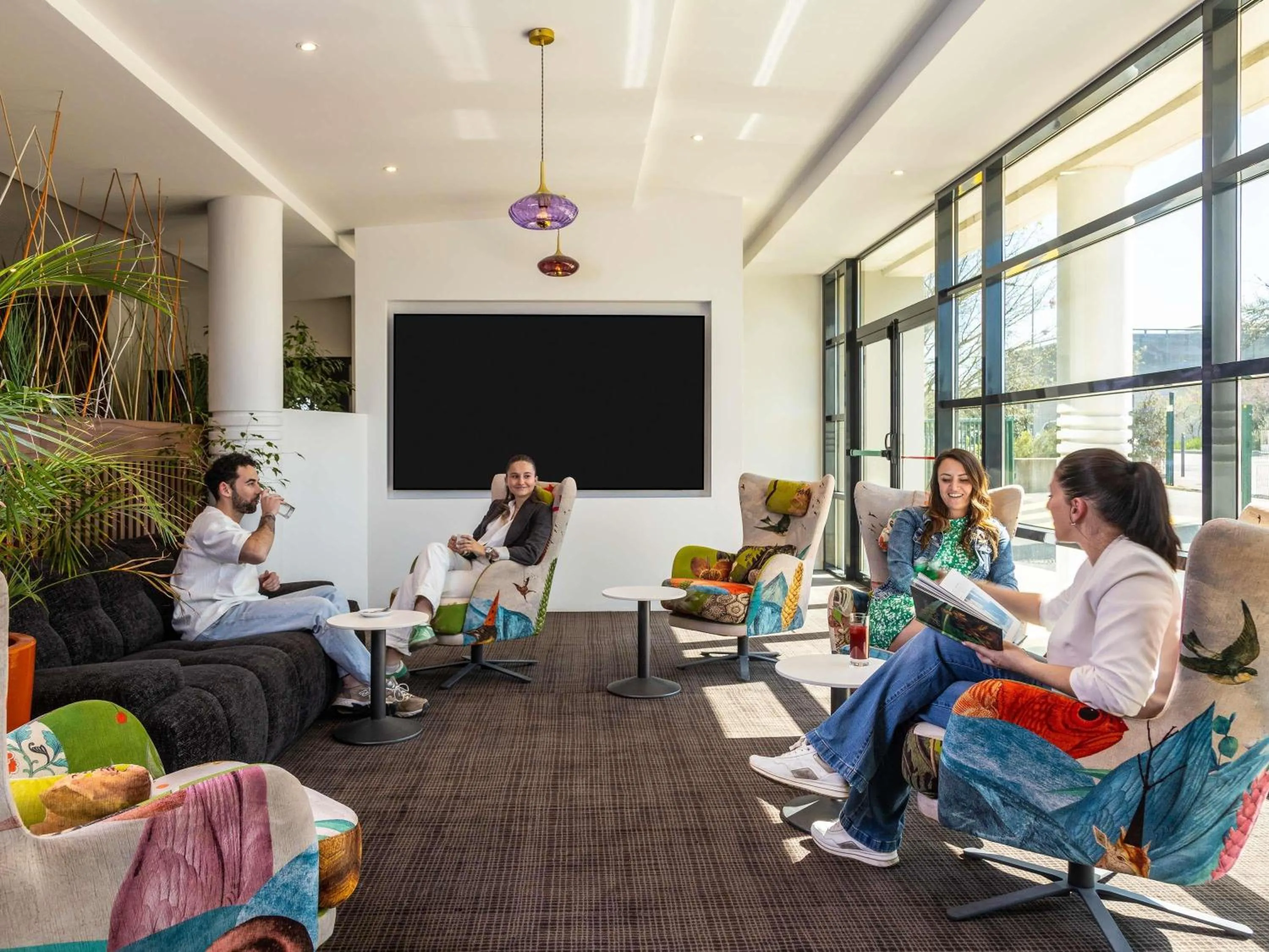 Lounge or bar in Mercure Aix-en-Provence La Duranne Gare TGV