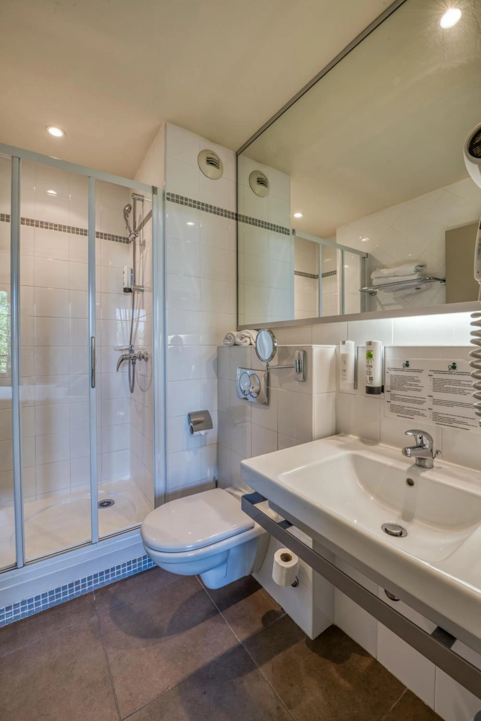 Shower, Bathroom in Best Western Hotel De Larbois