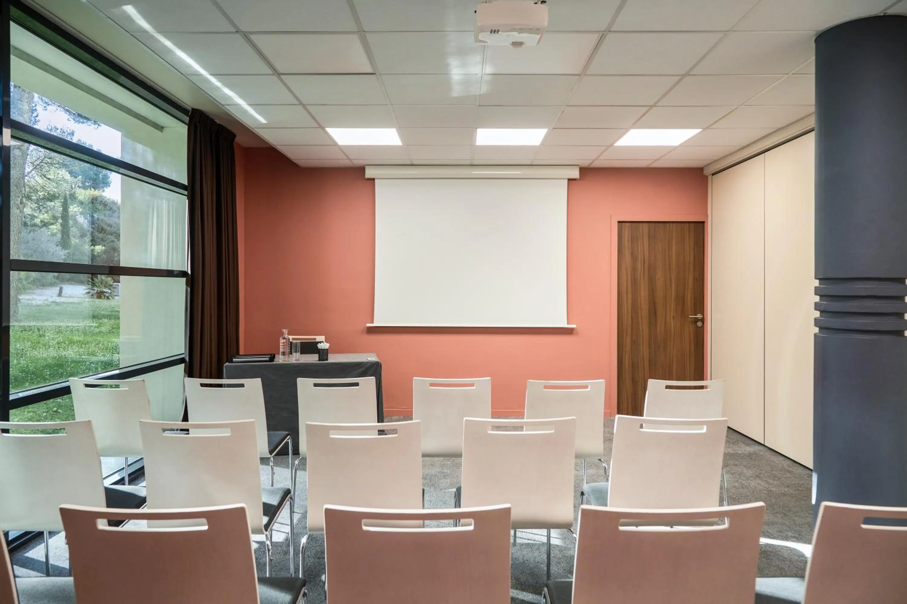 Business facilities in Mercure Aix-en-Provence La Duranne Gare TGV