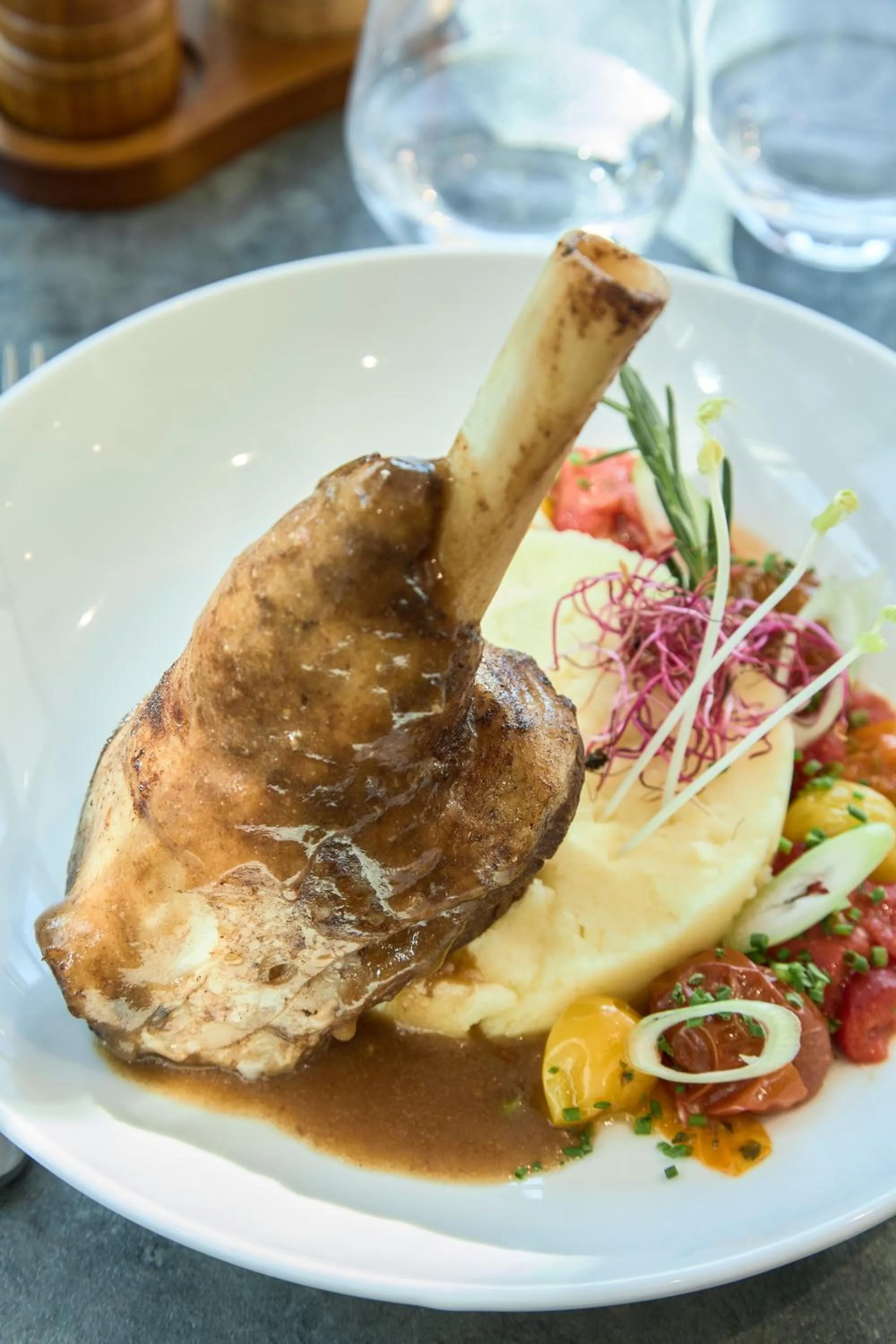 Restaurant/places to eat in Mercure Aix-en-Provence La Duranne Gare TGV