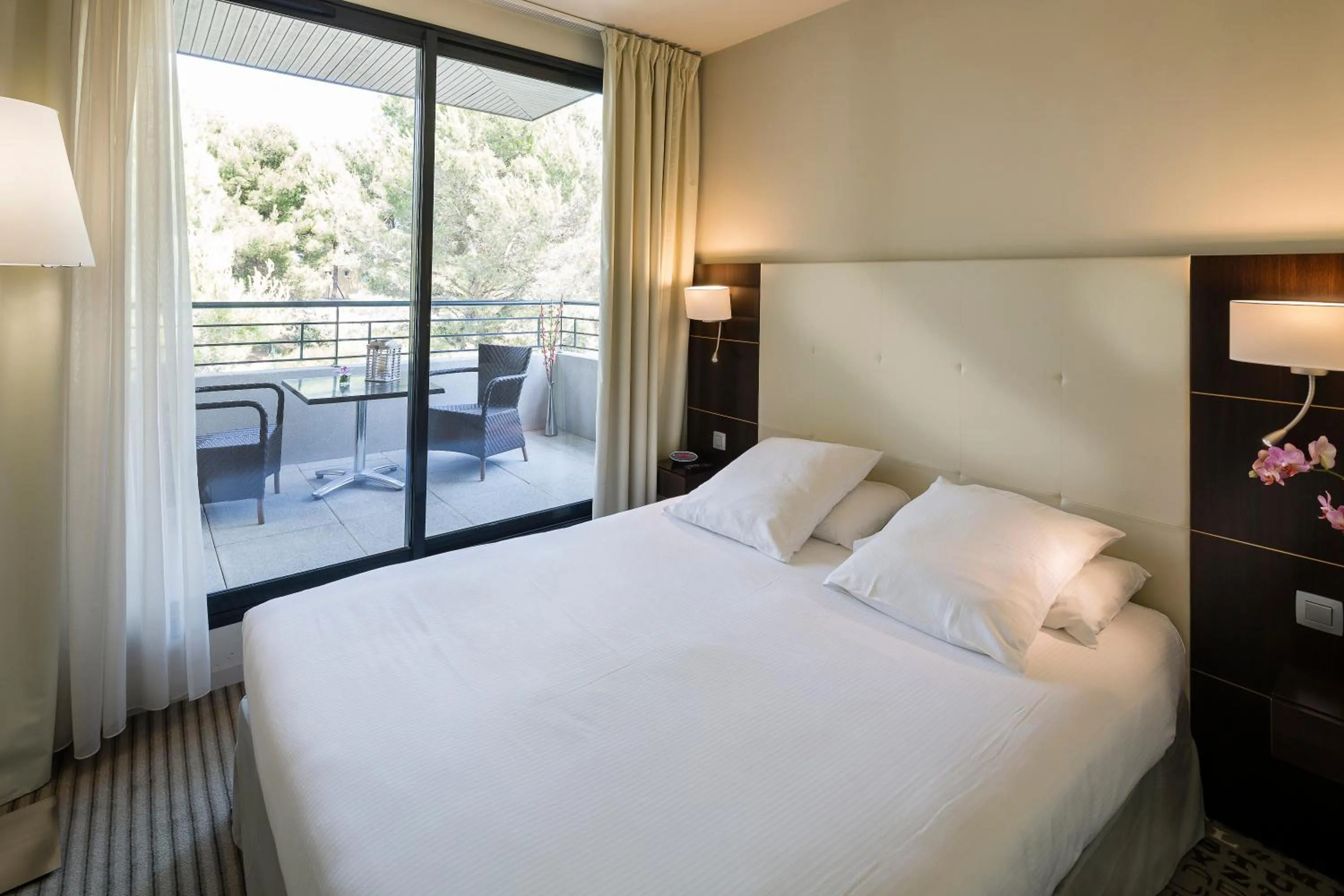 Bed in Best Western Hotel De Larbois