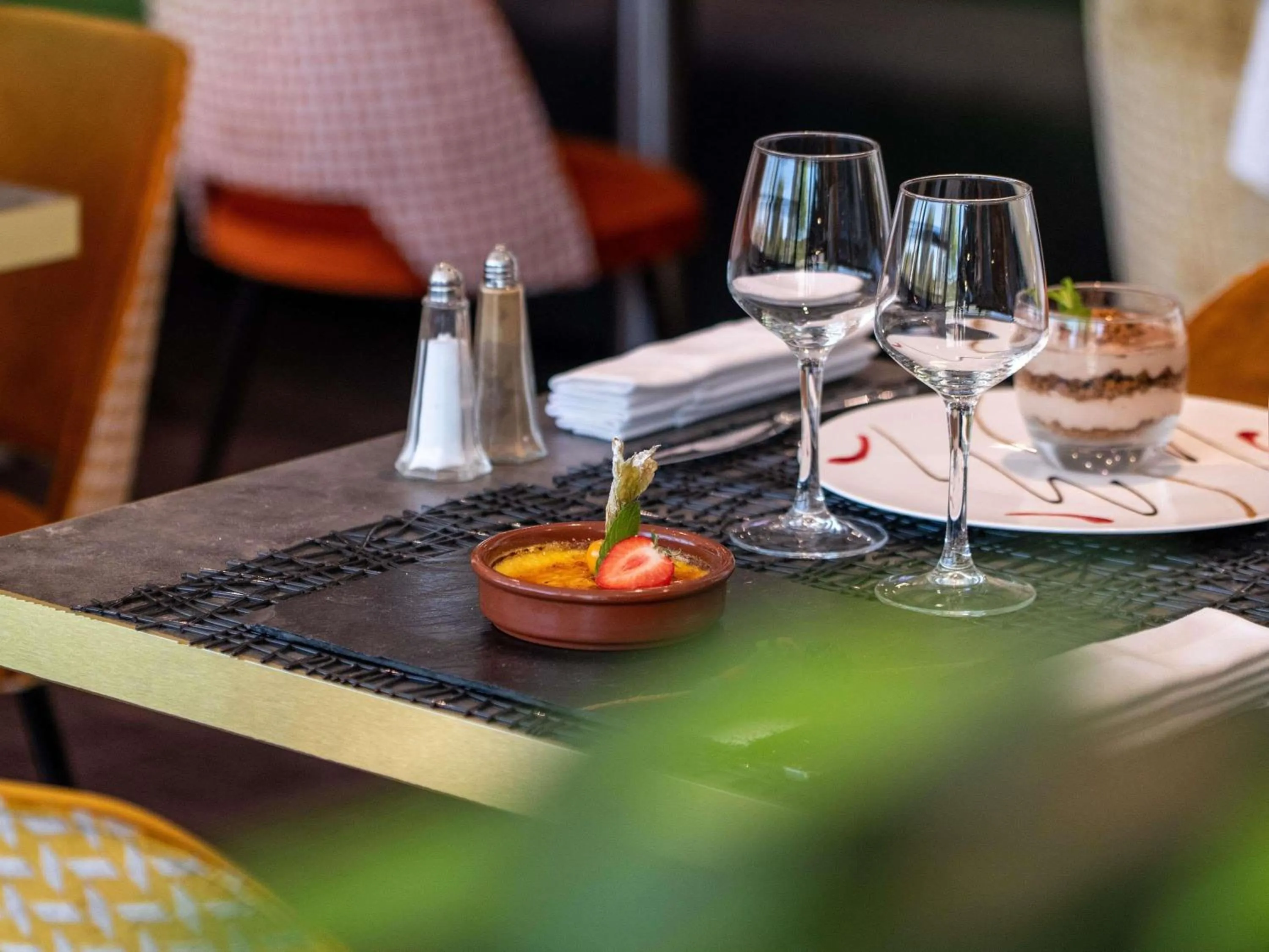 Restaurant/places to eat in Mercure Aix-en-Provence La Duranne Gare TGV