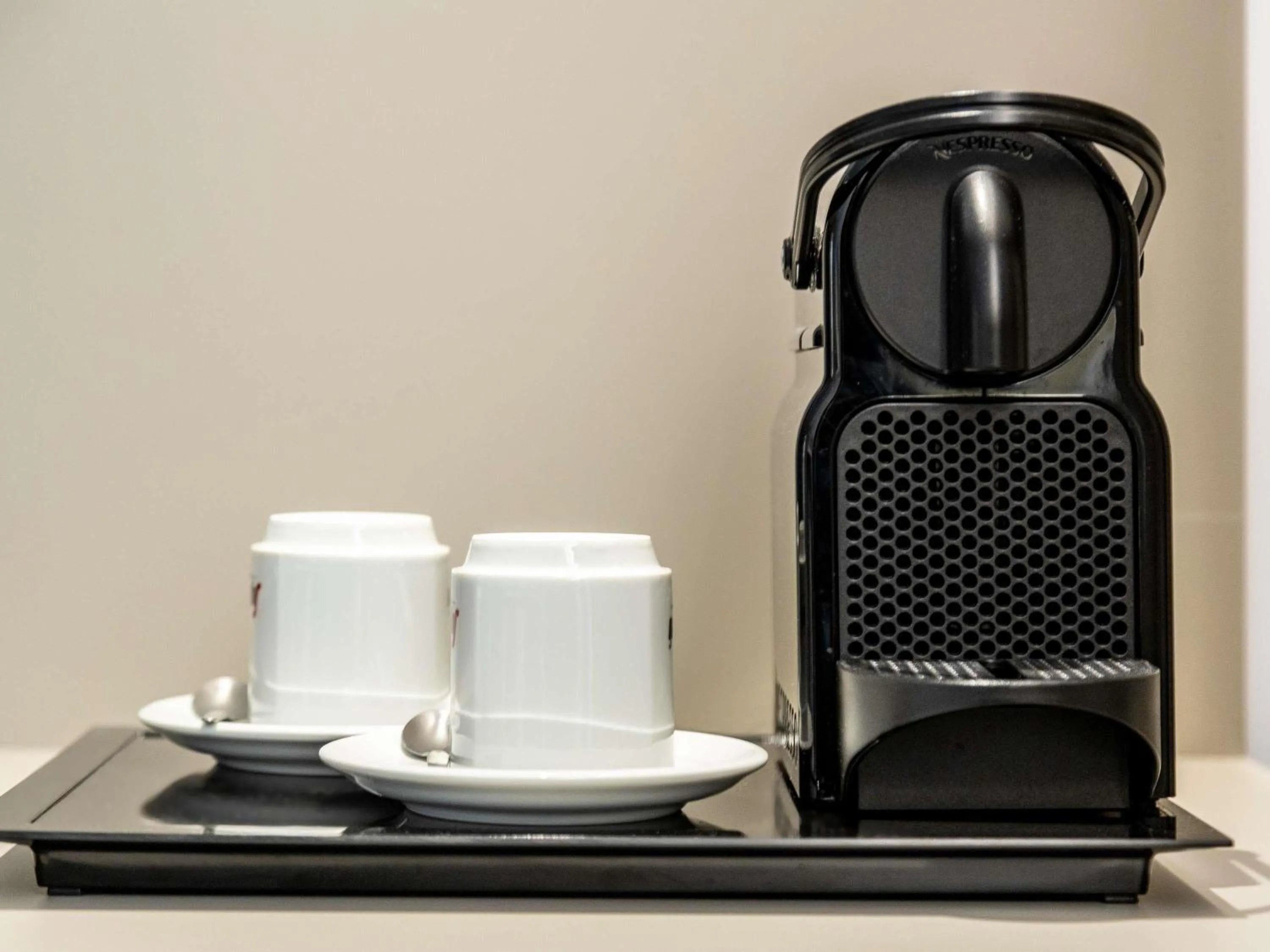 Coffee/tea facilities in Mercure Aix-en-Provence La Duranne Gare TGV