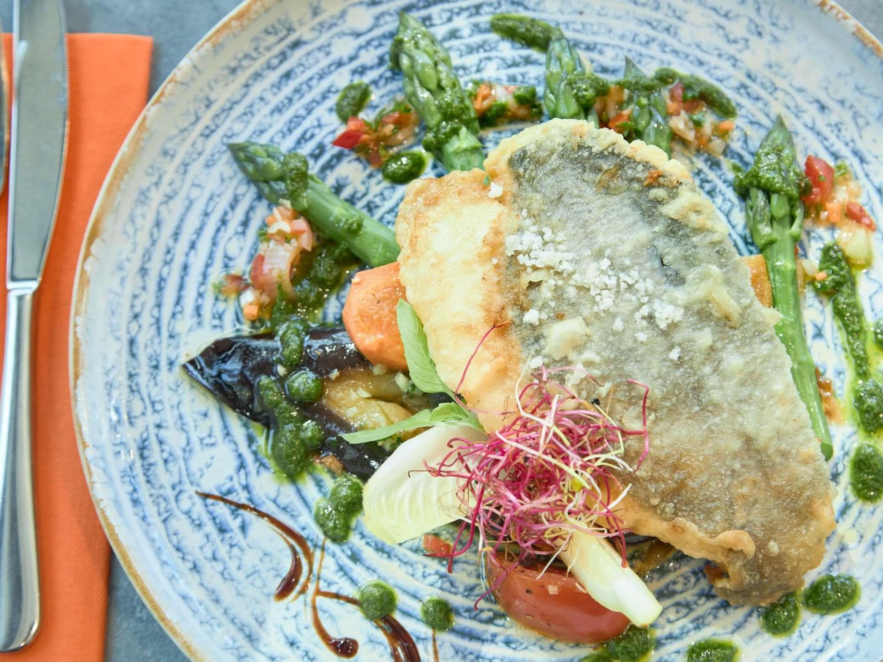 Restaurant/places to eat in Mercure Aix-en-Provence La Duranne Gare TGV