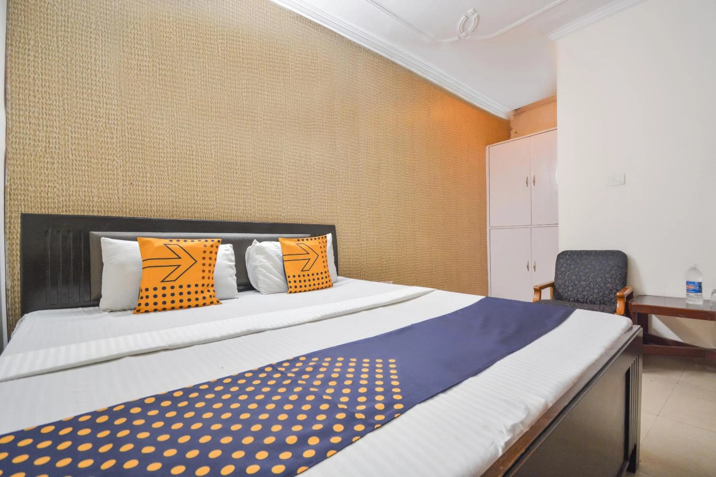 Bedroom, Bed in SPOT ON 36686 Hotel Om Shanti Palace