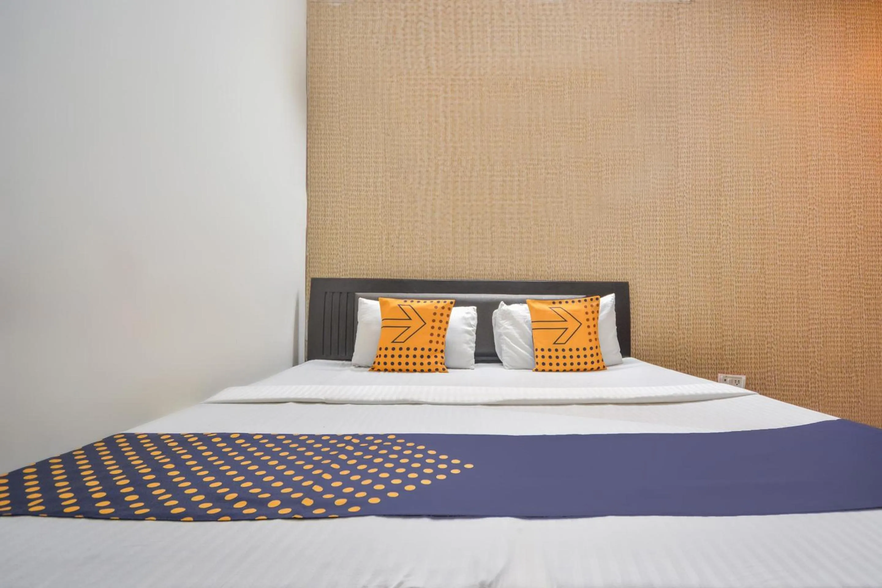 Bedroom, Bed in SPOT ON 36686 Hotel Om Shanti Palace