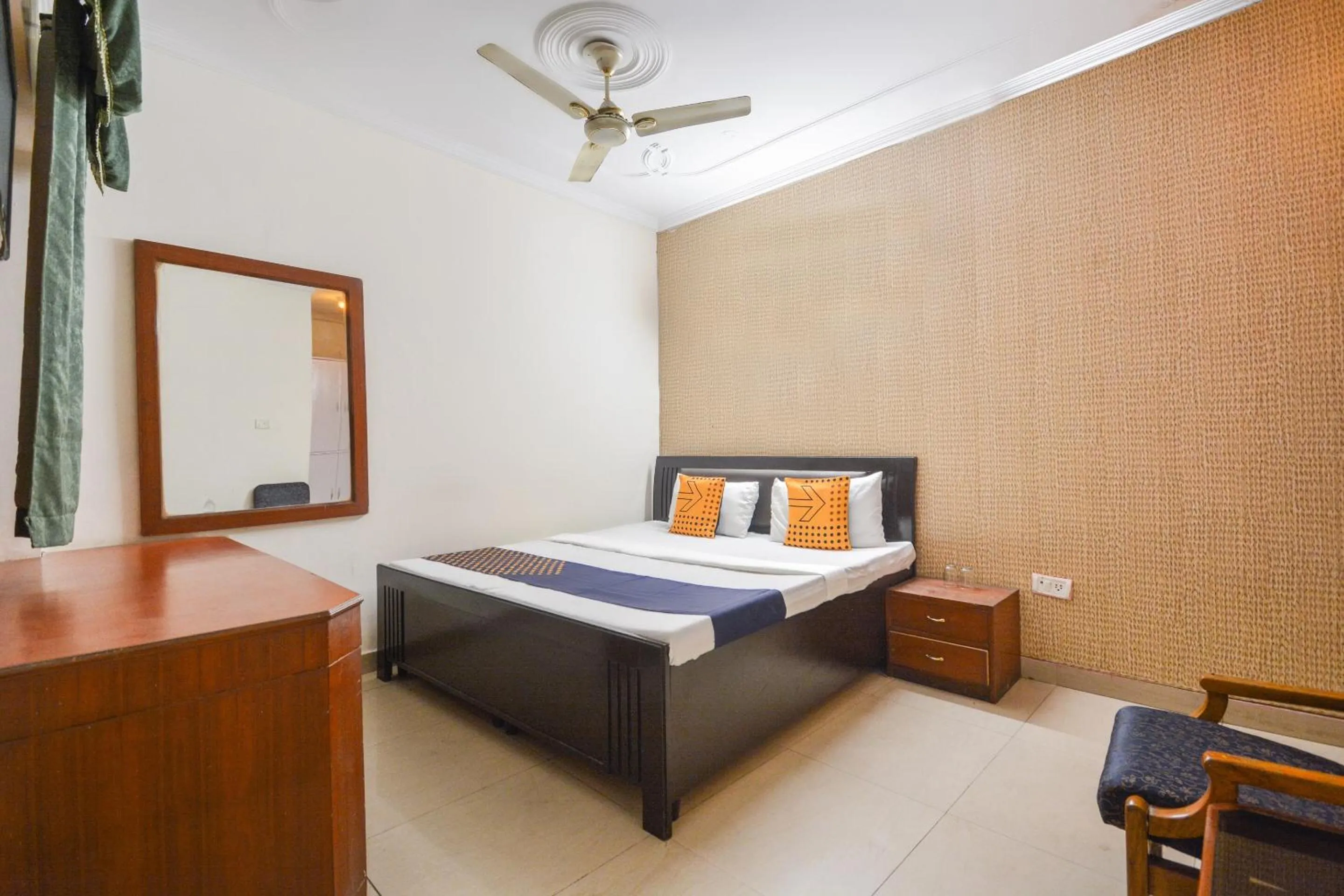 Bedroom, Bed in SPOT ON 36686 Hotel Om Shanti Palace
