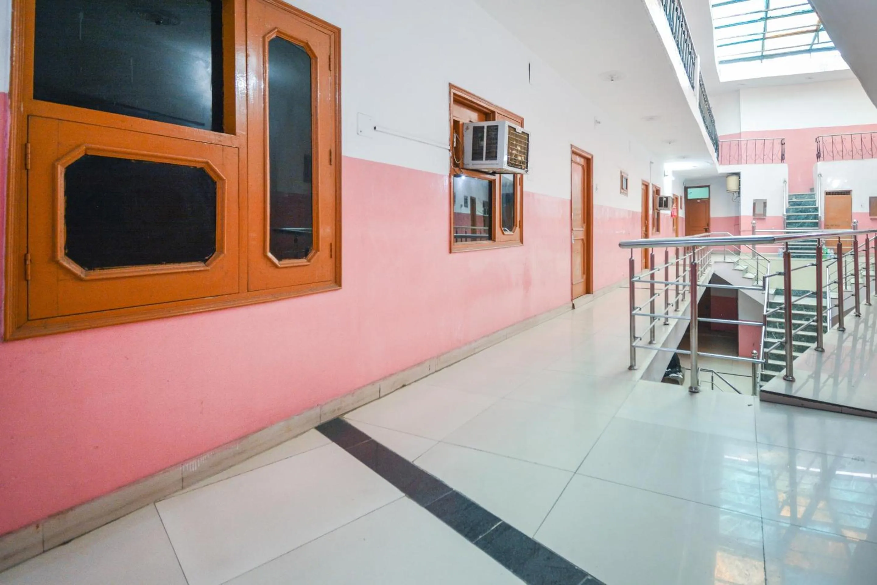 Lobby or reception in SPOT ON 36686 Hotel Om Shanti Palace