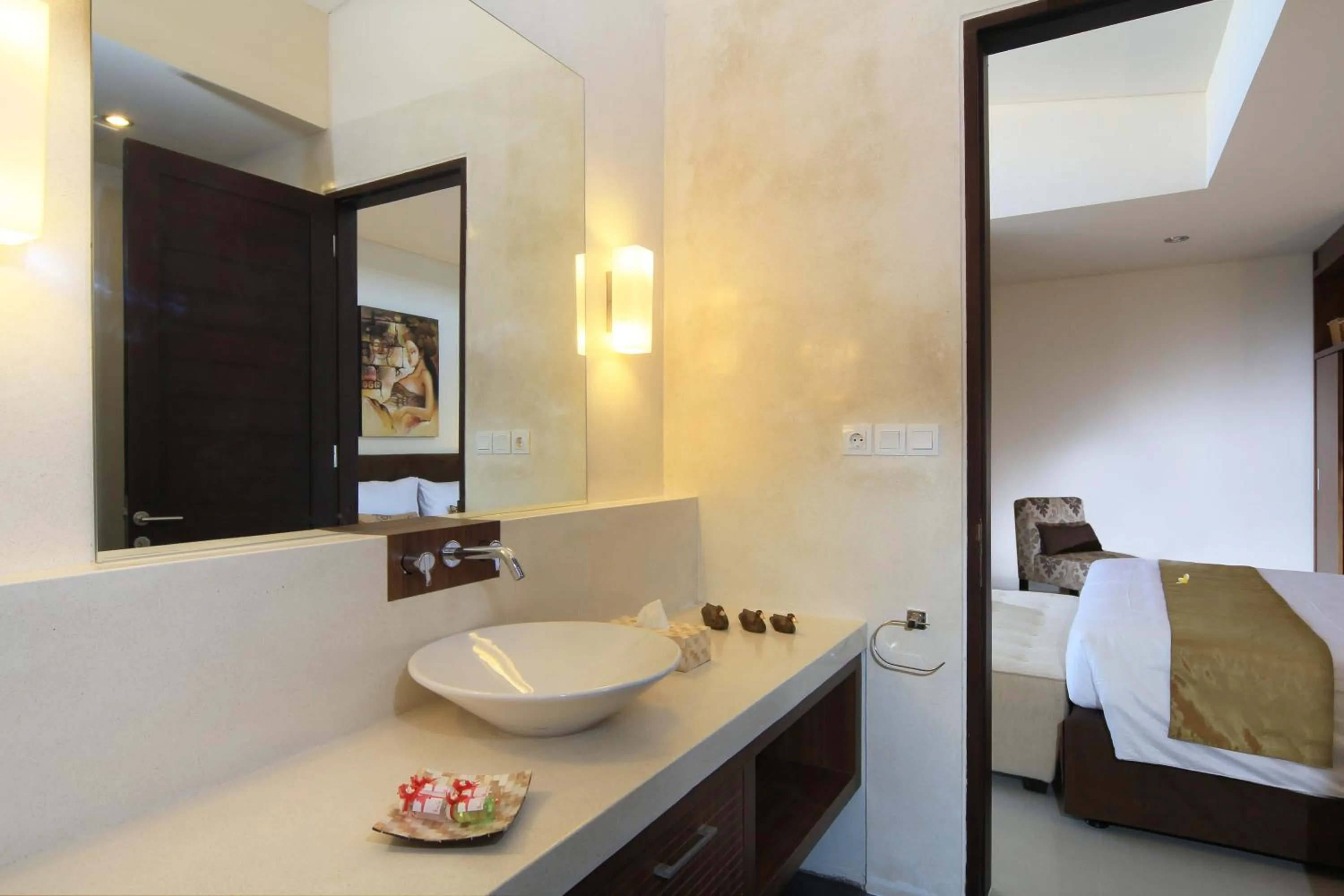 Bathroom, Bed in Destiny Villas and Residence