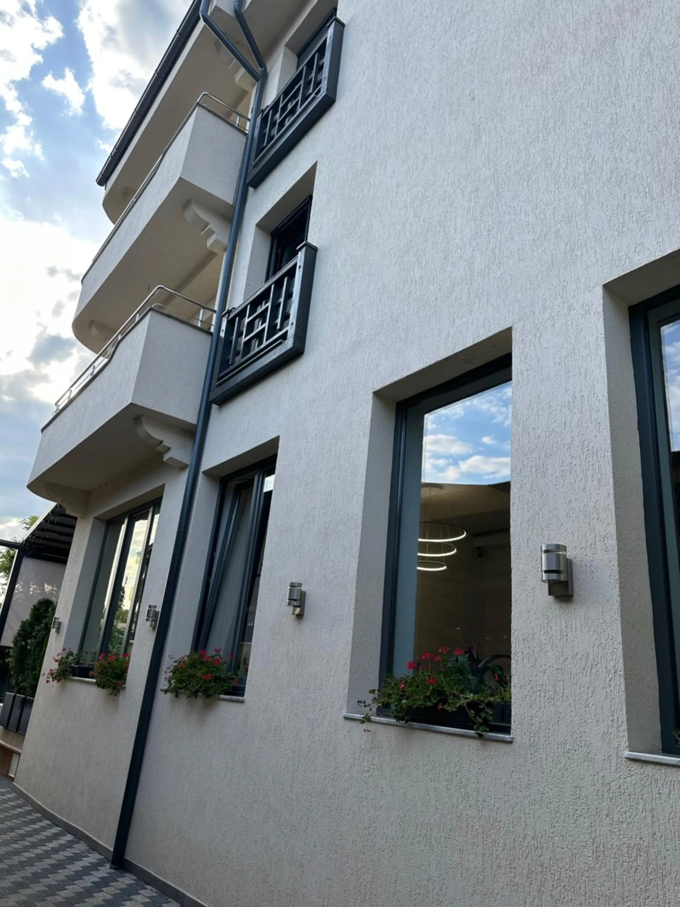 Day in Hotel THR Center