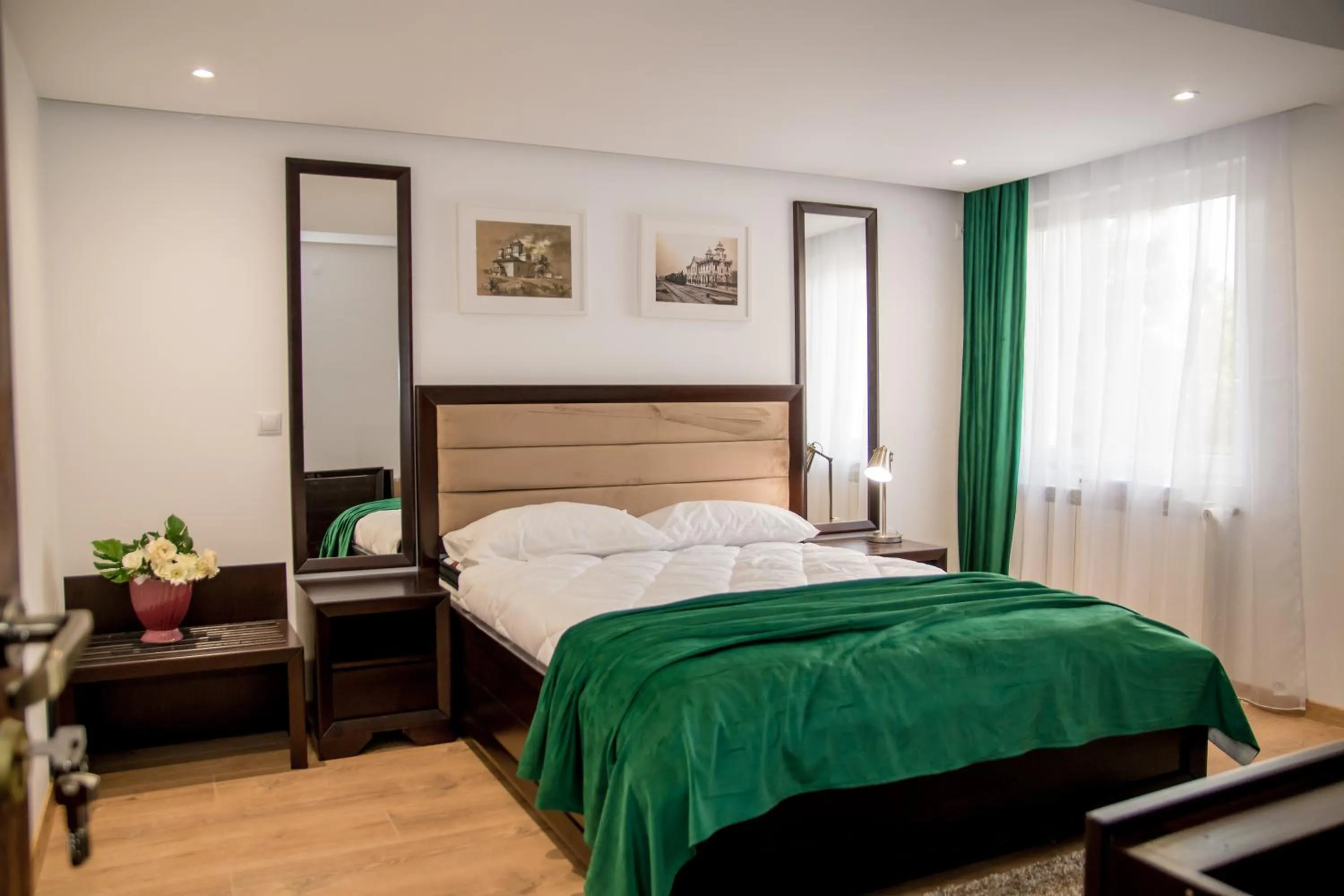 Photo of the whole room, Bed in Hotel THR Center