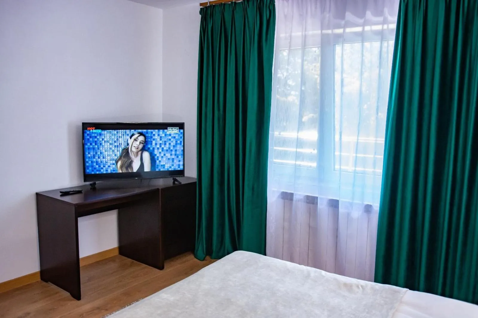 TV and multimedia, Bed in Hotel THR Center
