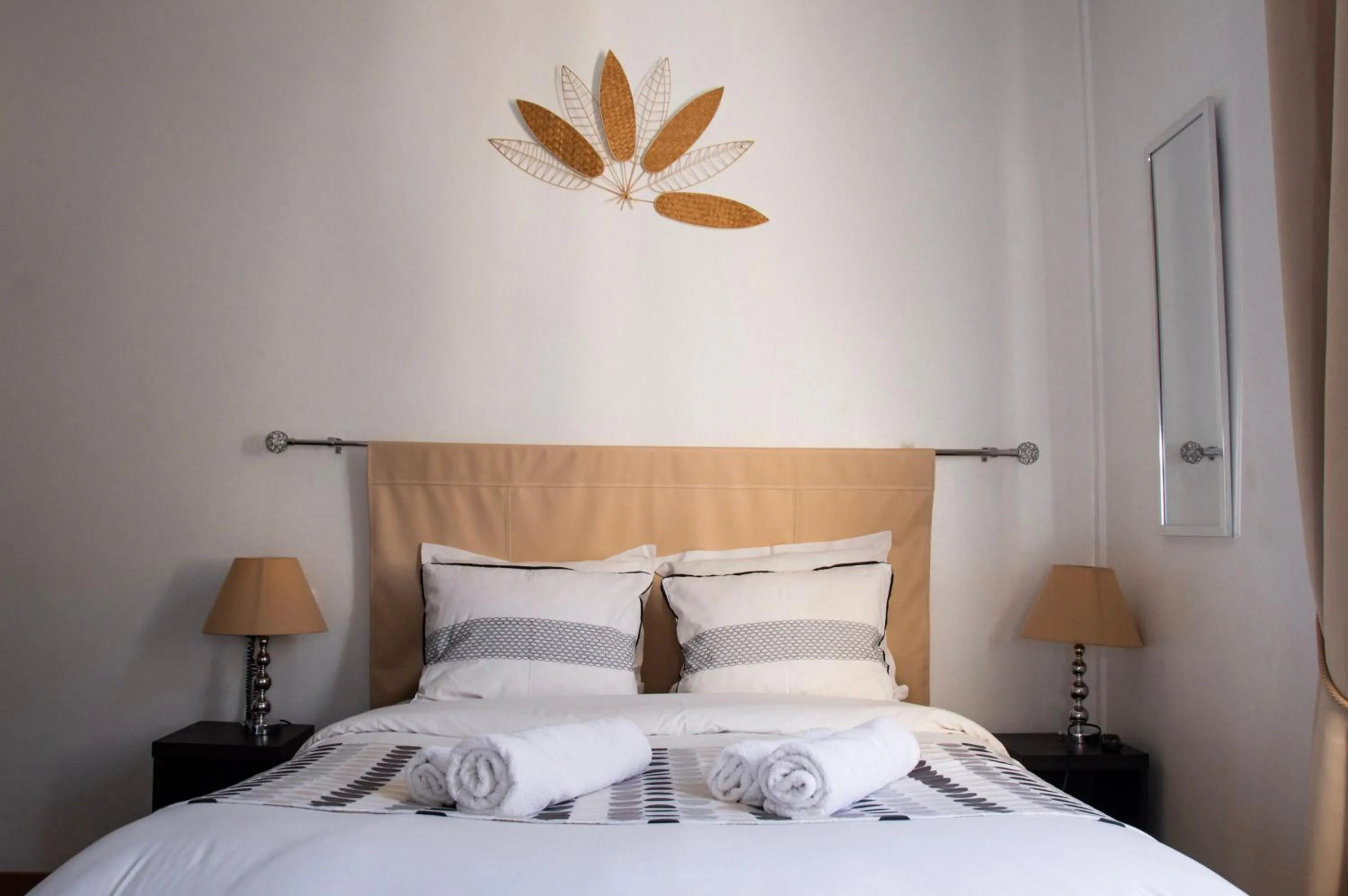 Bedroom, Bed in Hôtel Le Tivoli Théopolis