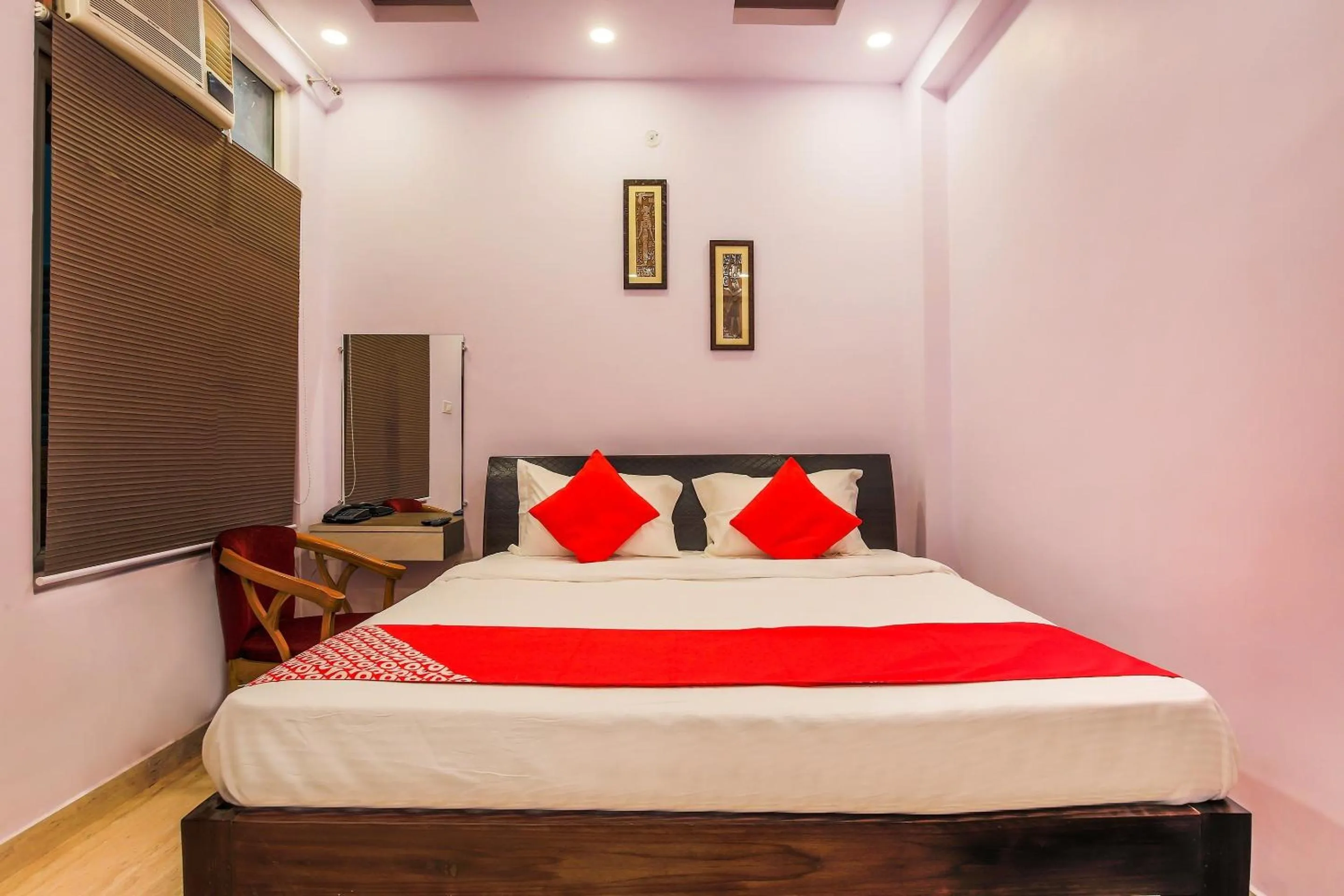 Bedroom, Bed in Hotel O Vaibhav laxmi Paradise