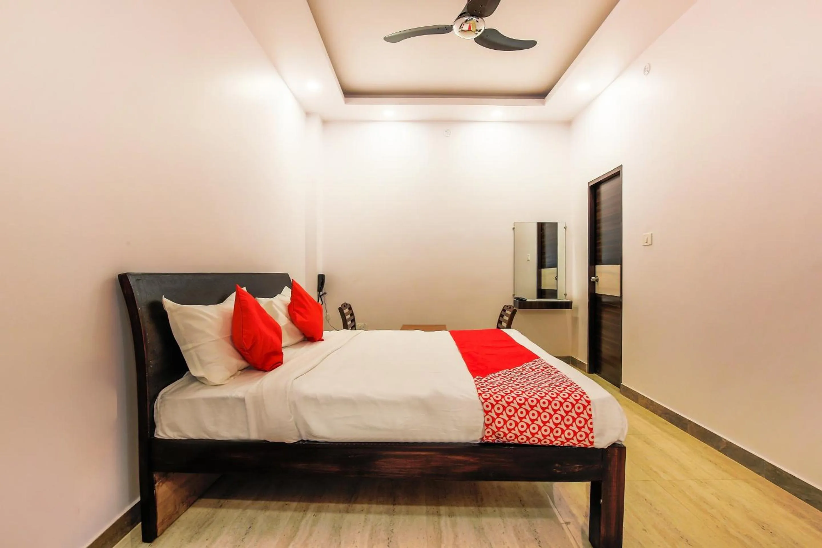 Bedroom, Bed in Hotel O Vaibhav laxmi Paradise