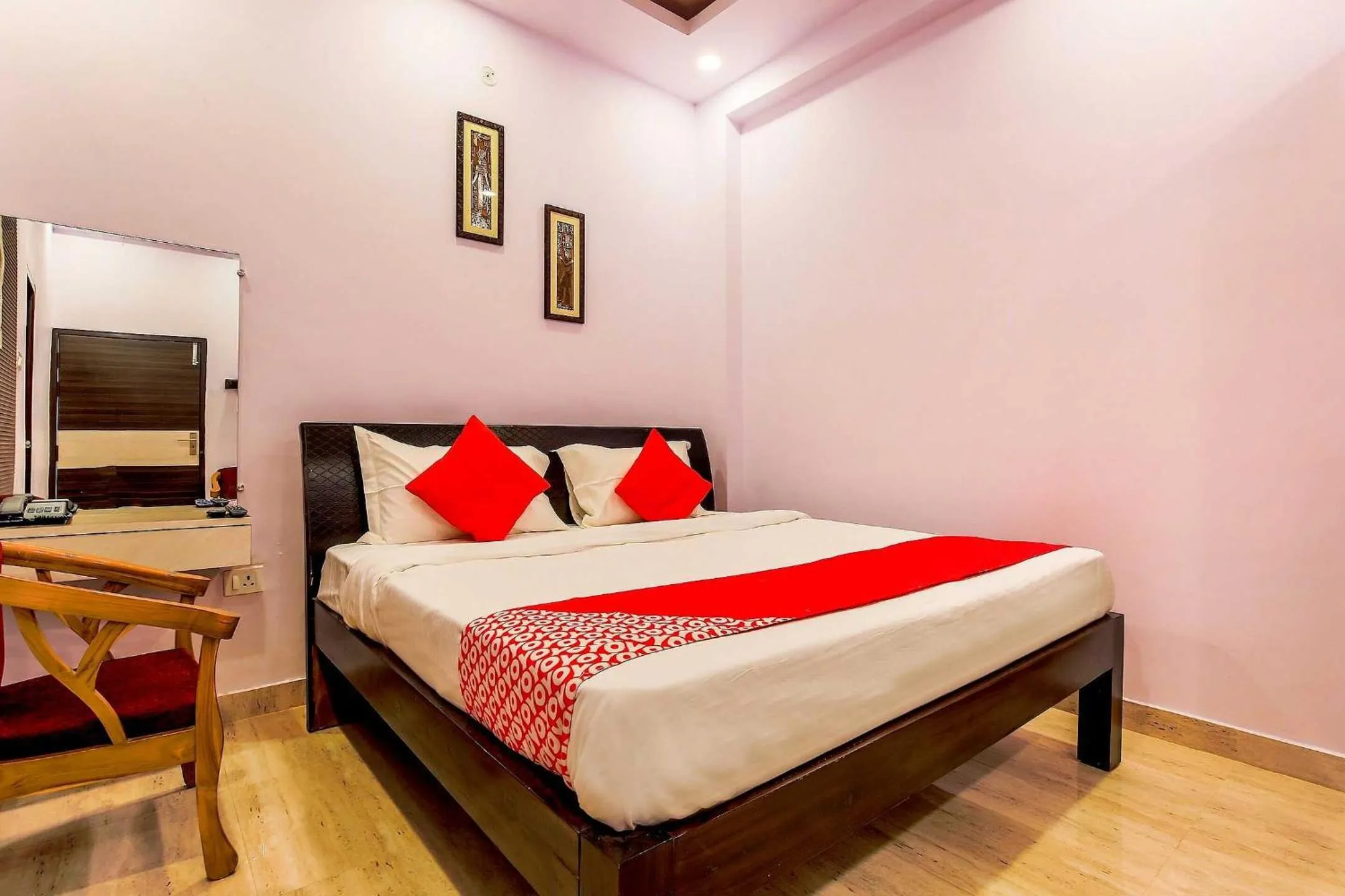 Bedroom, Bed in Hotel O Vaibhav laxmi Paradise