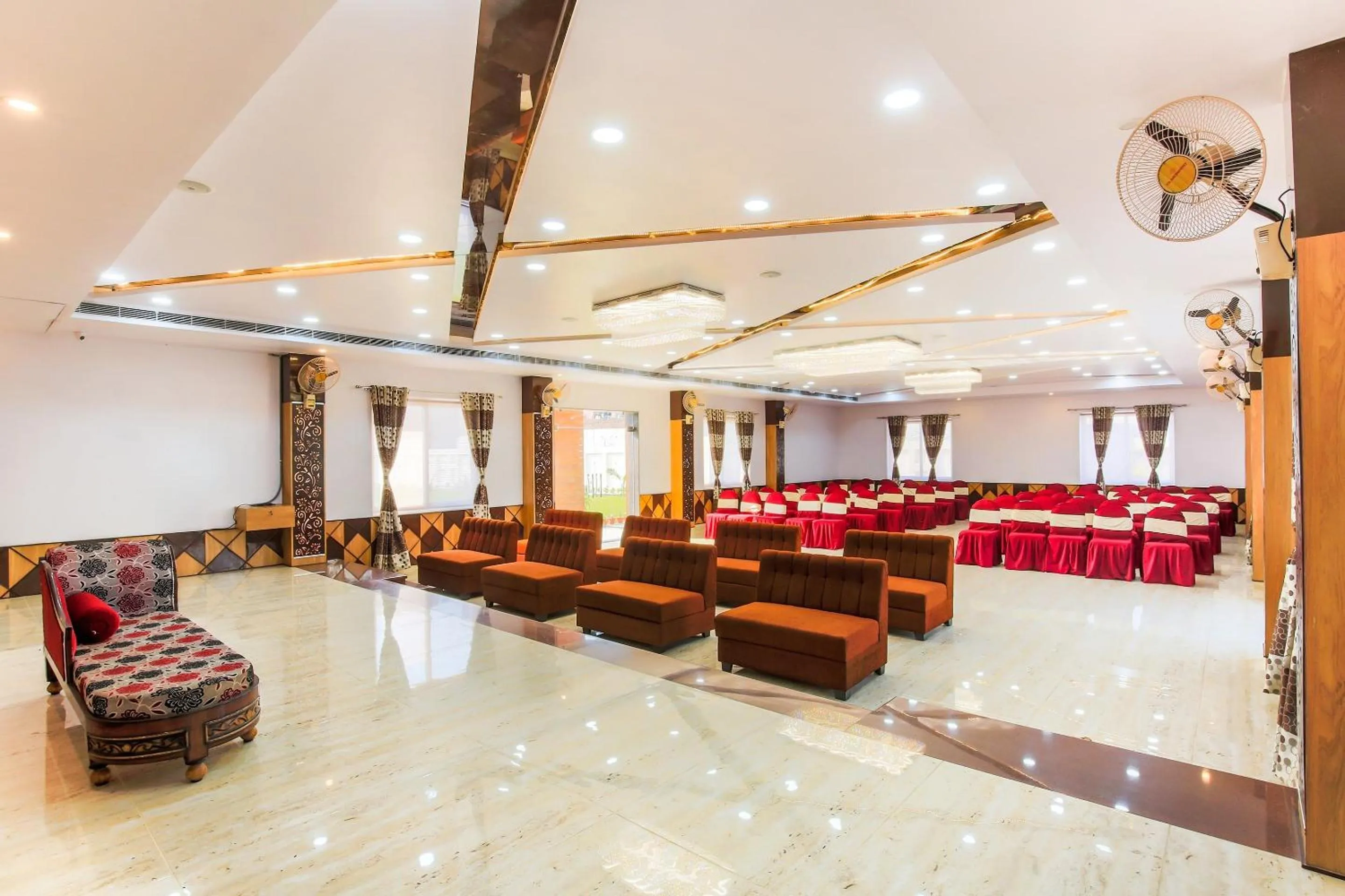 Banquet/Function facilities in Hotel O Vaibhav laxmi Paradise
