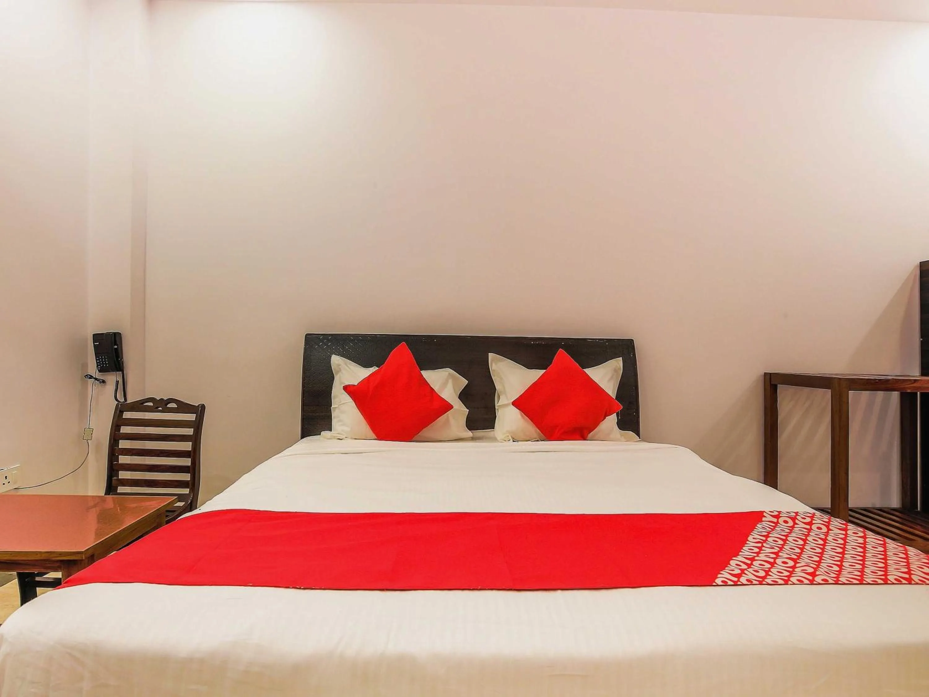 Bedroom, Bed in Hotel O Vaibhav laxmi Paradise