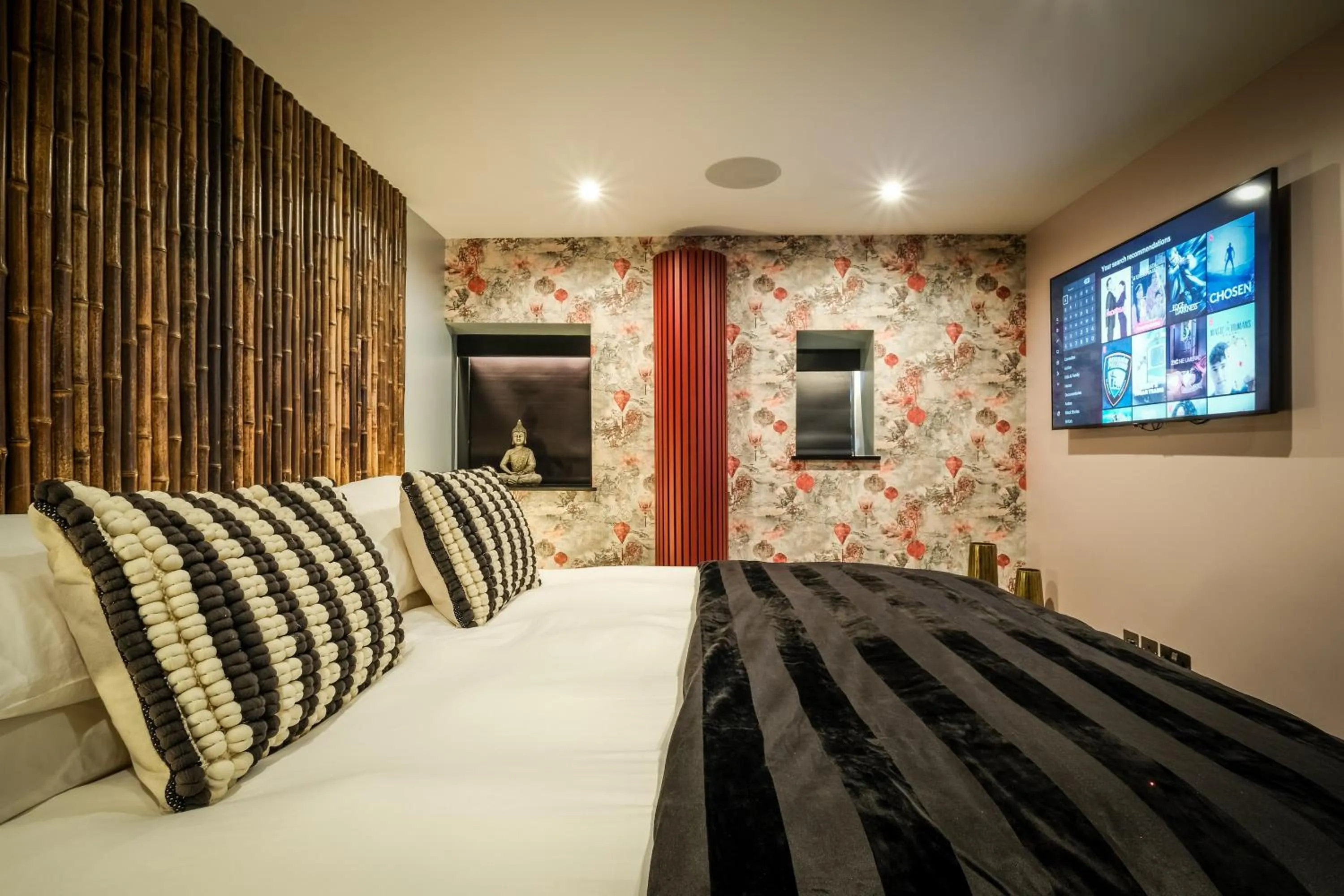 Bedroom, Bed in Absoluxe Suites