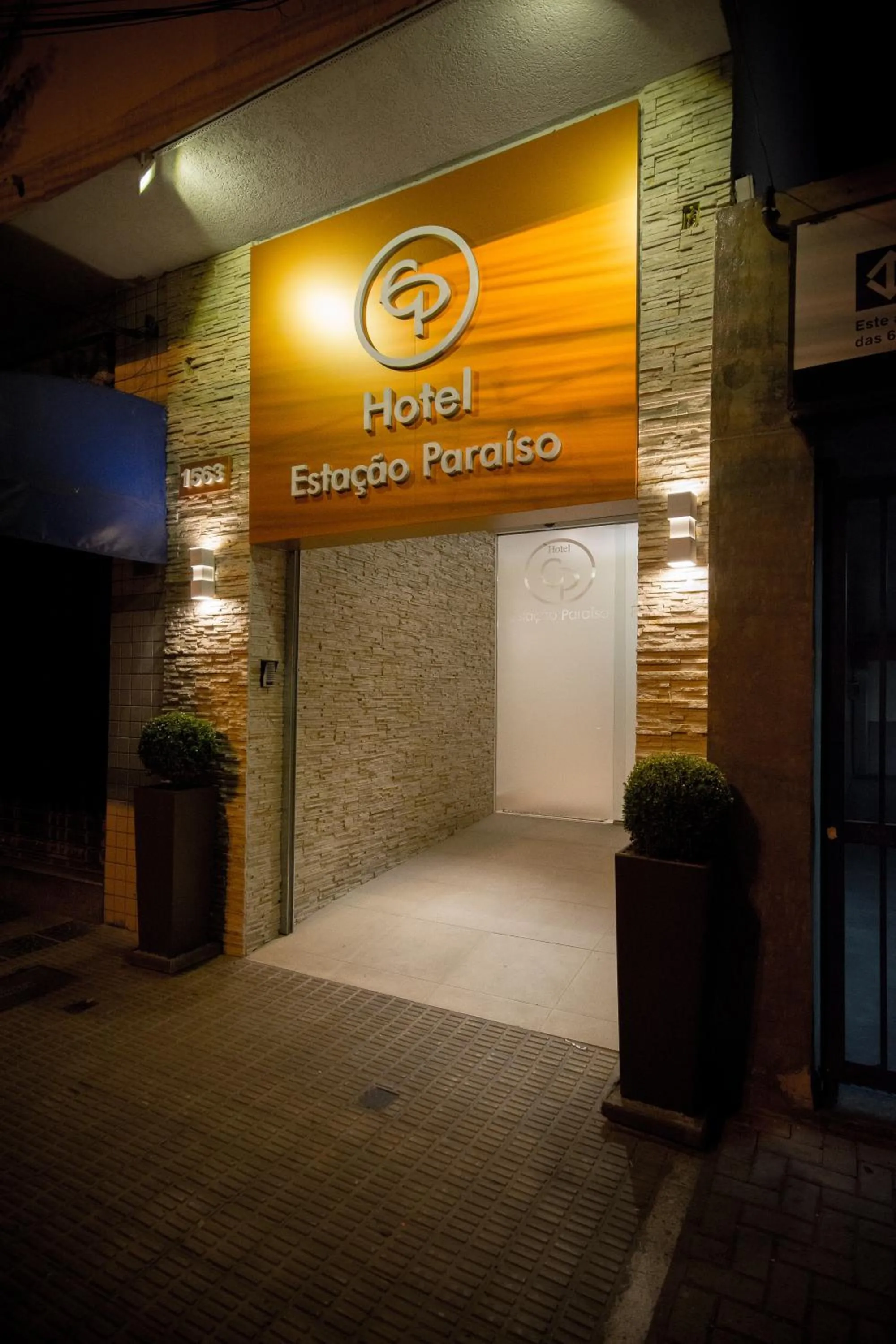 Property logo or sign in Hotel Estação Paraíso - ao lado do Metrô Paraíso e 600m da Av Paulista