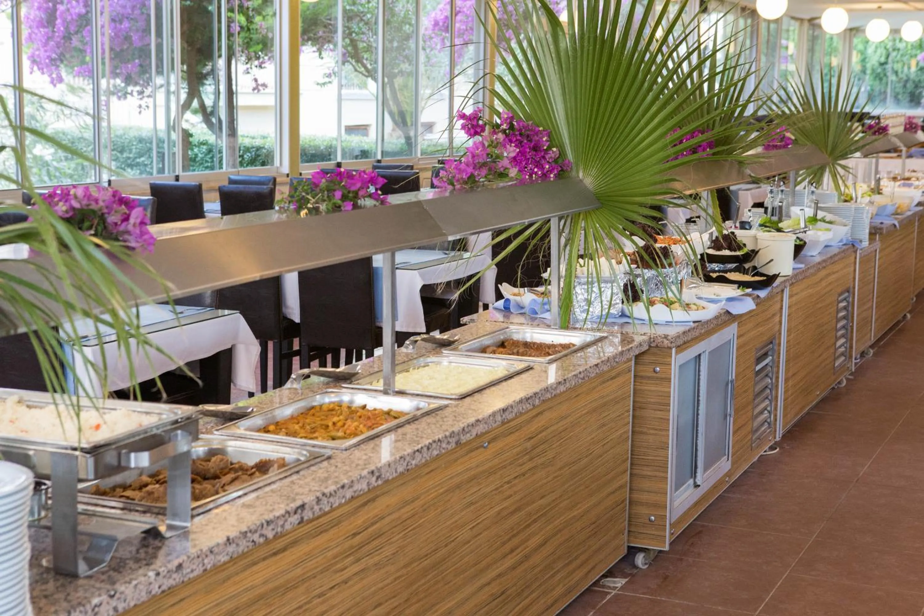 Restaurant/places to eat in The One Club Hotel