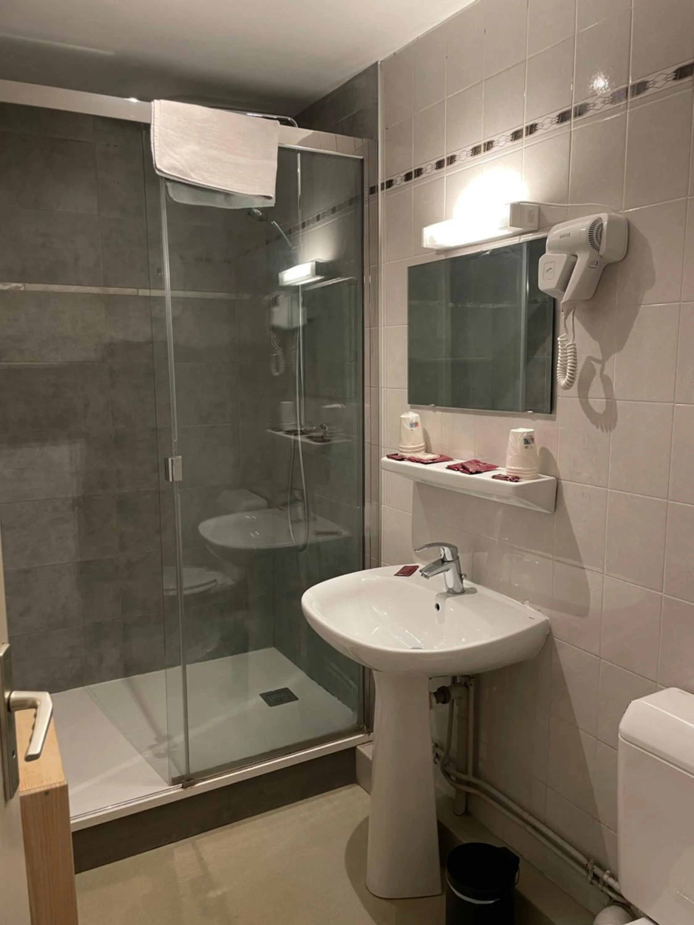 Bathroom in Hôtel de l'Europe