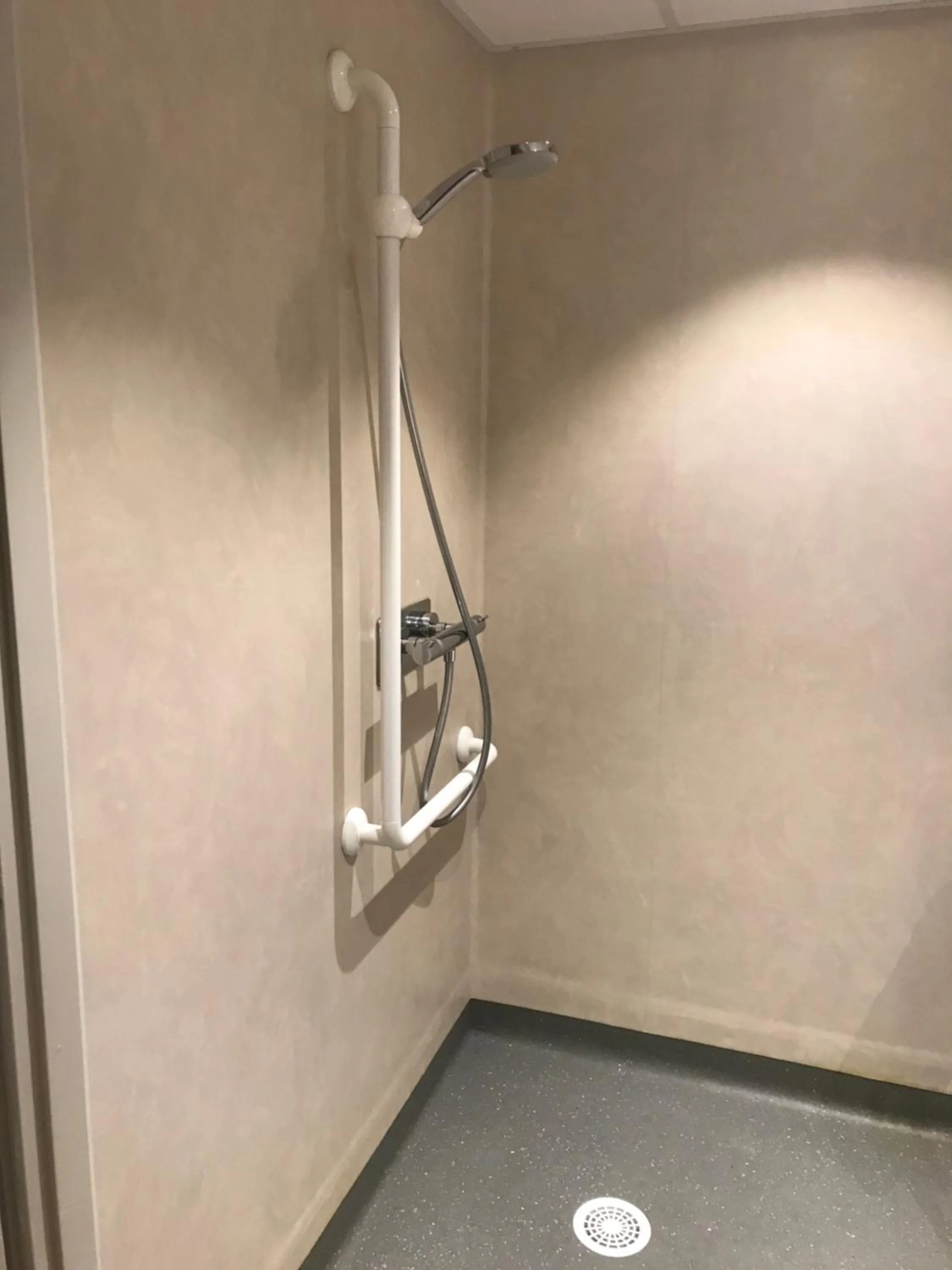 Shower in Hôtel de l'Europe