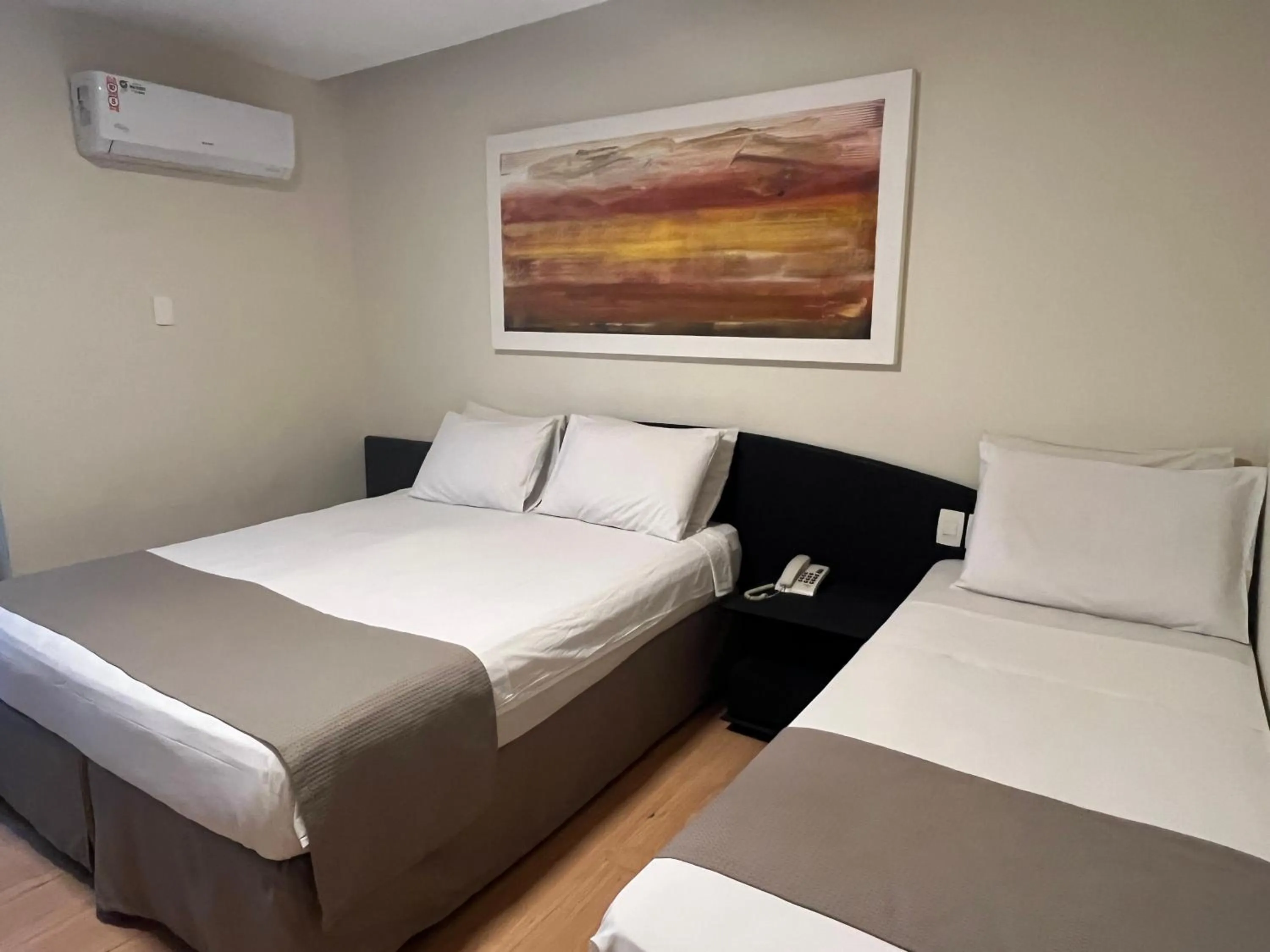 Bedroom, Bed in Hotel Galícia