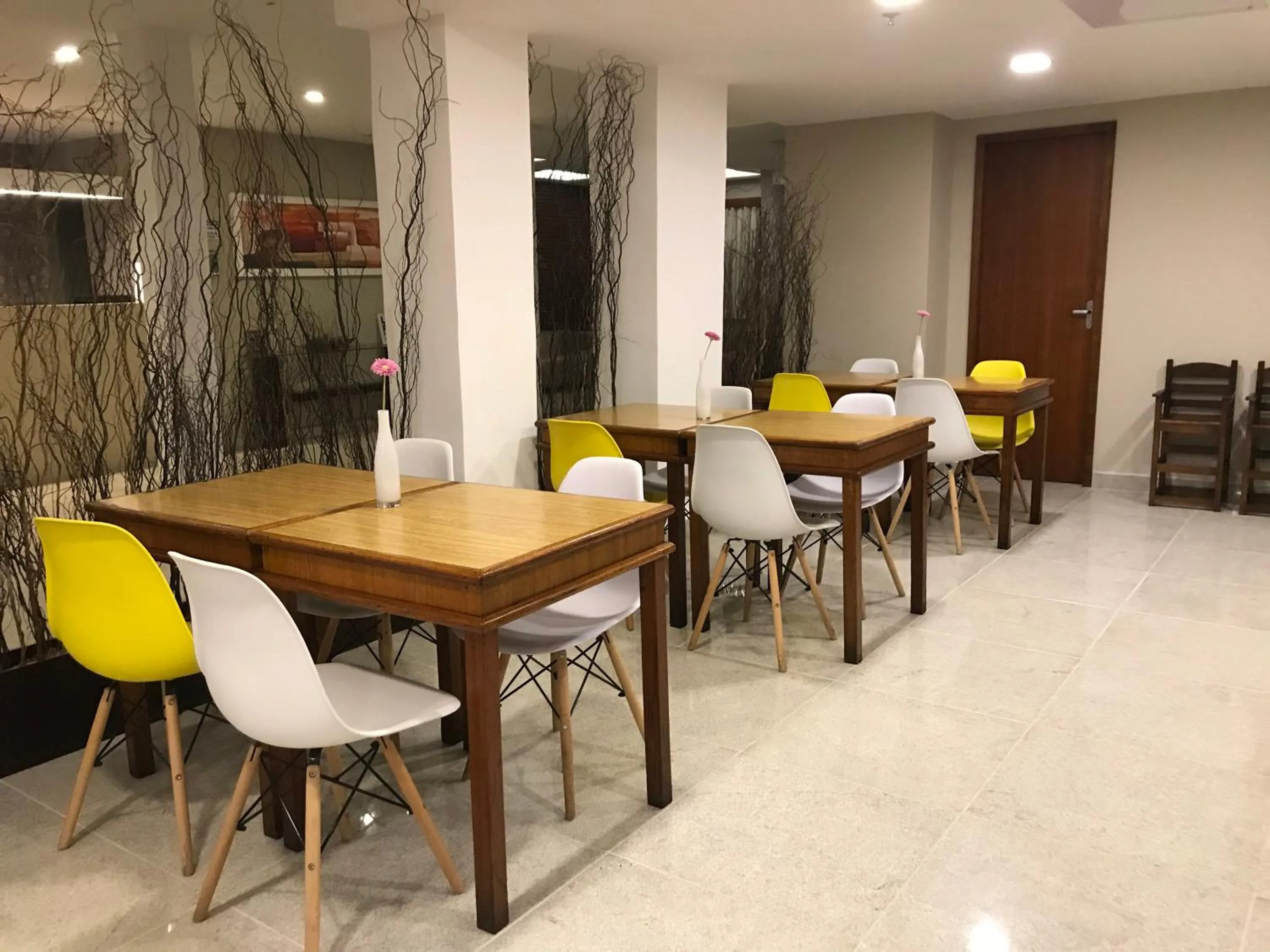 Restaurant/places to eat in Hotel Galícia