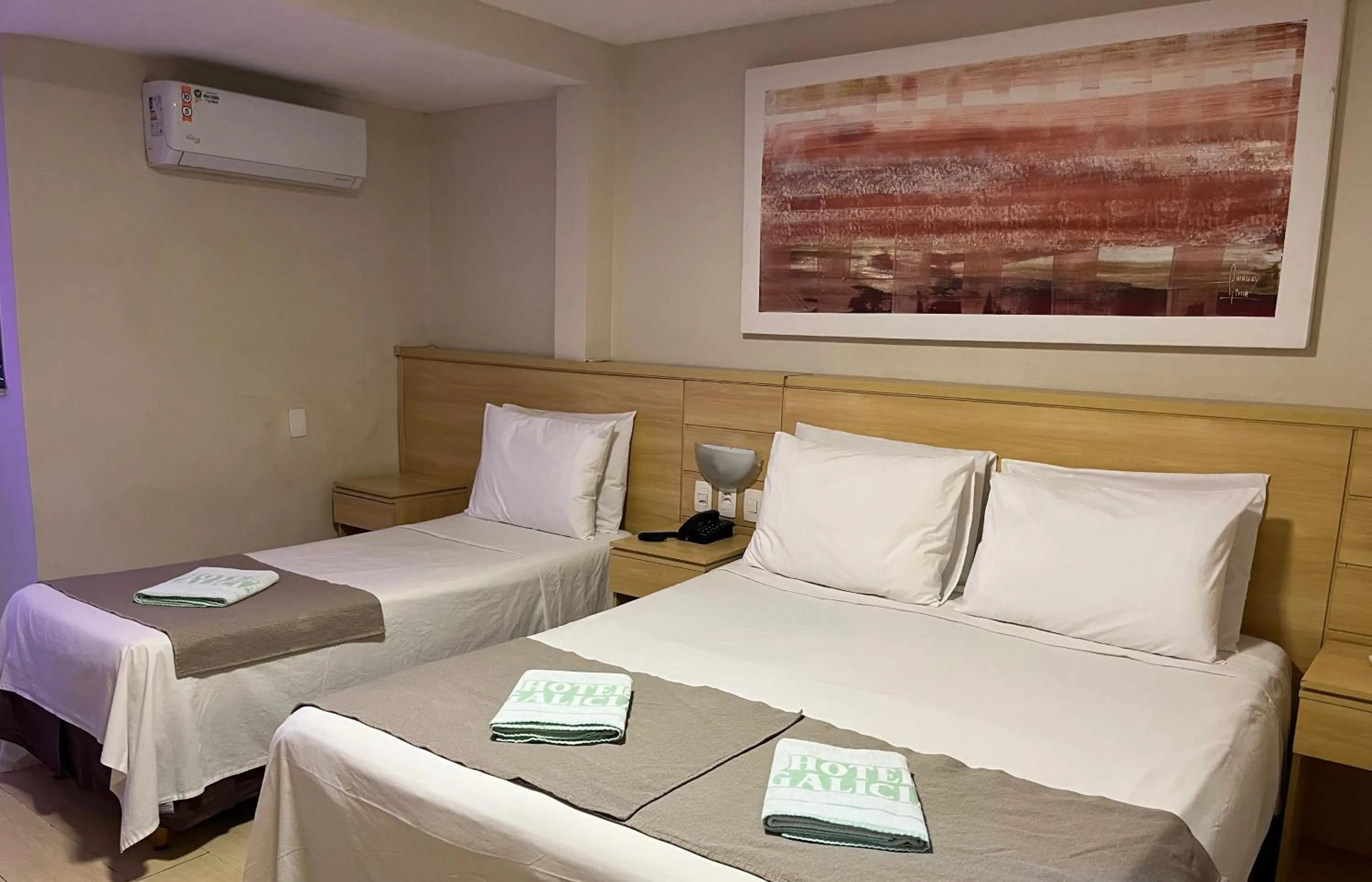 Bedroom, Bed in Hotel Galícia