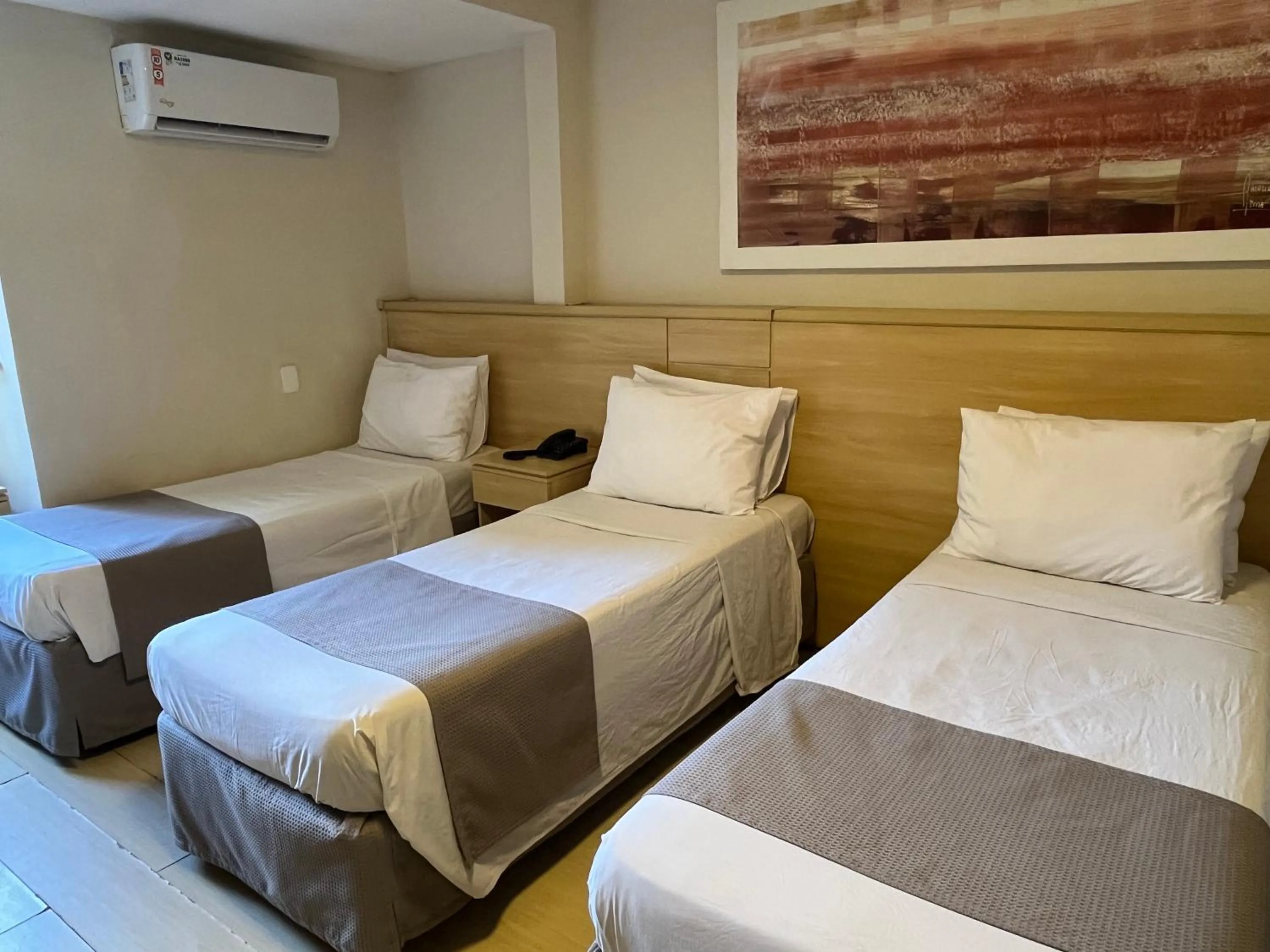 Bedroom, Bed in Hotel Galícia