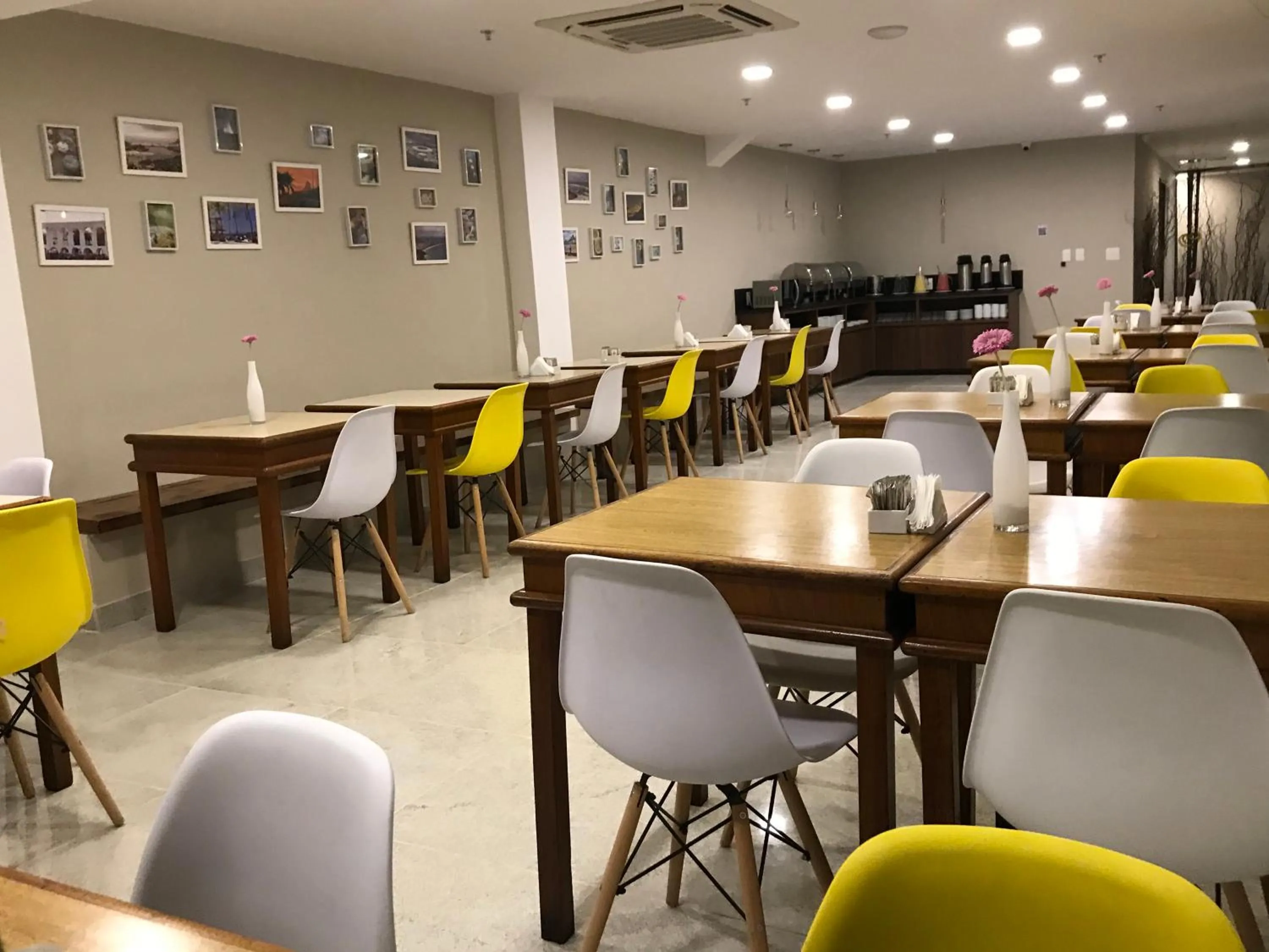 Restaurant/places to eat in Hotel Galícia