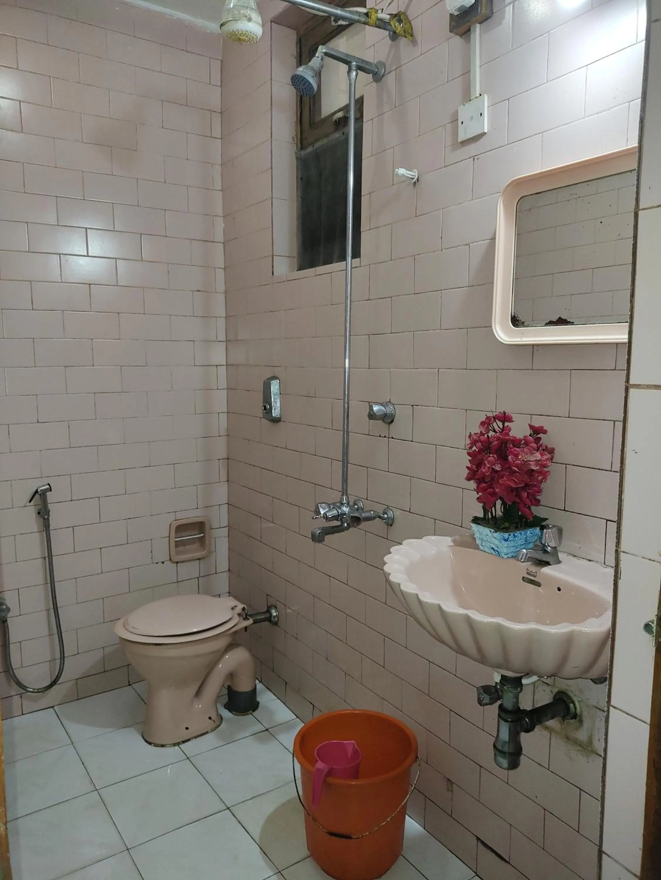 Bathroom in Hotel Kismat Mahal