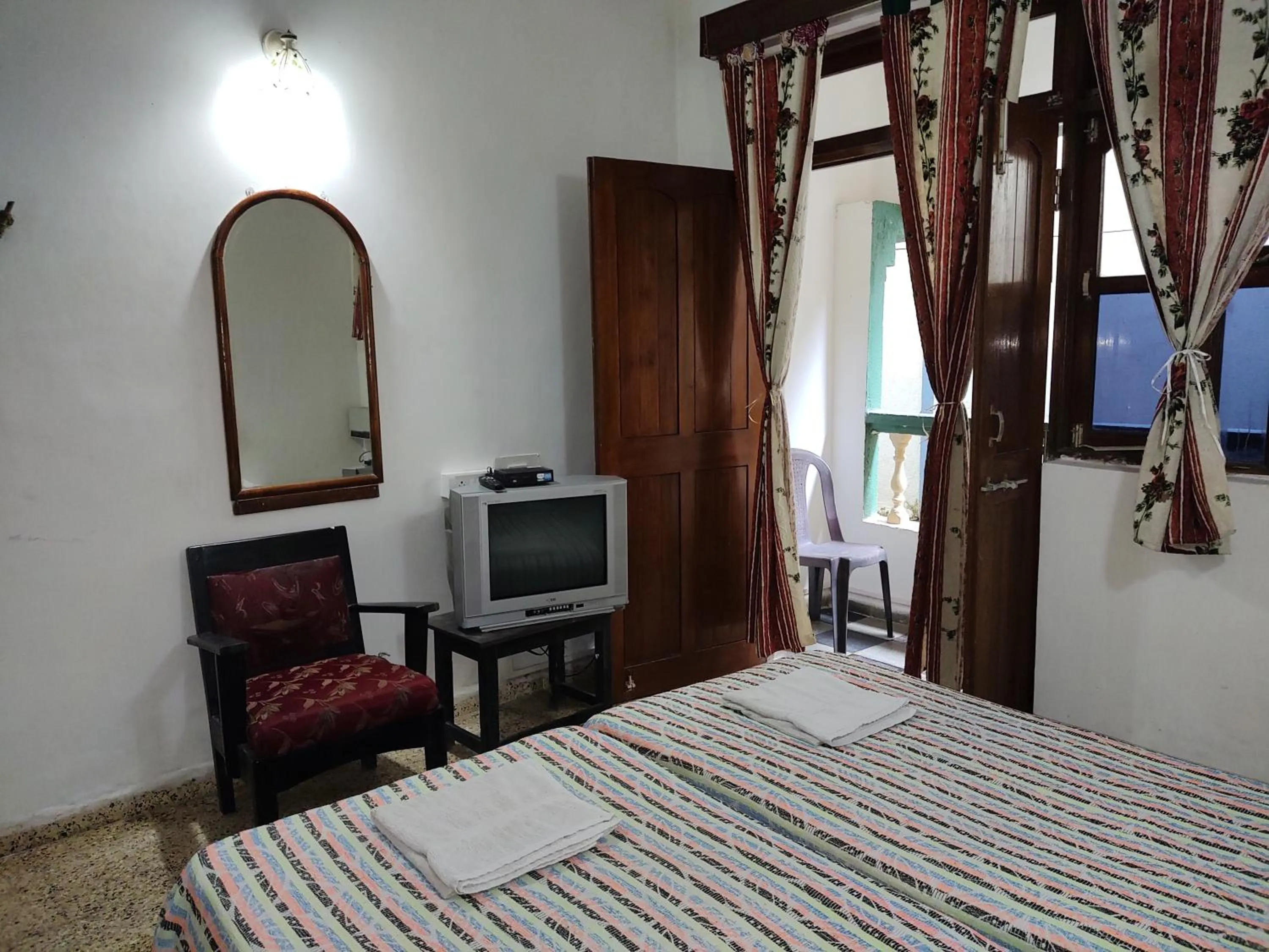 Bed in Hotel Kismat Mahal