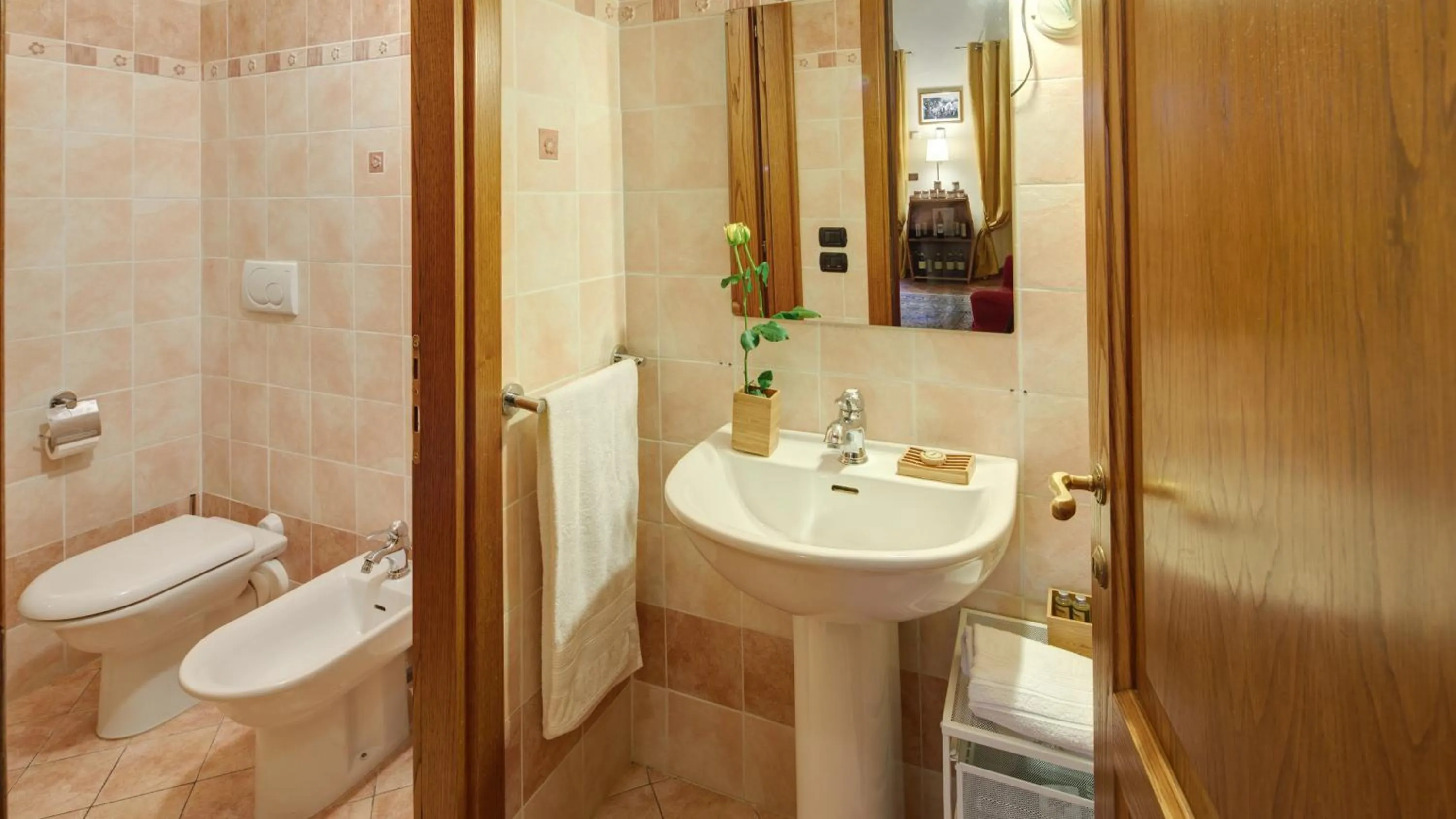 Toilet in Cappannelle Country House Tuscany