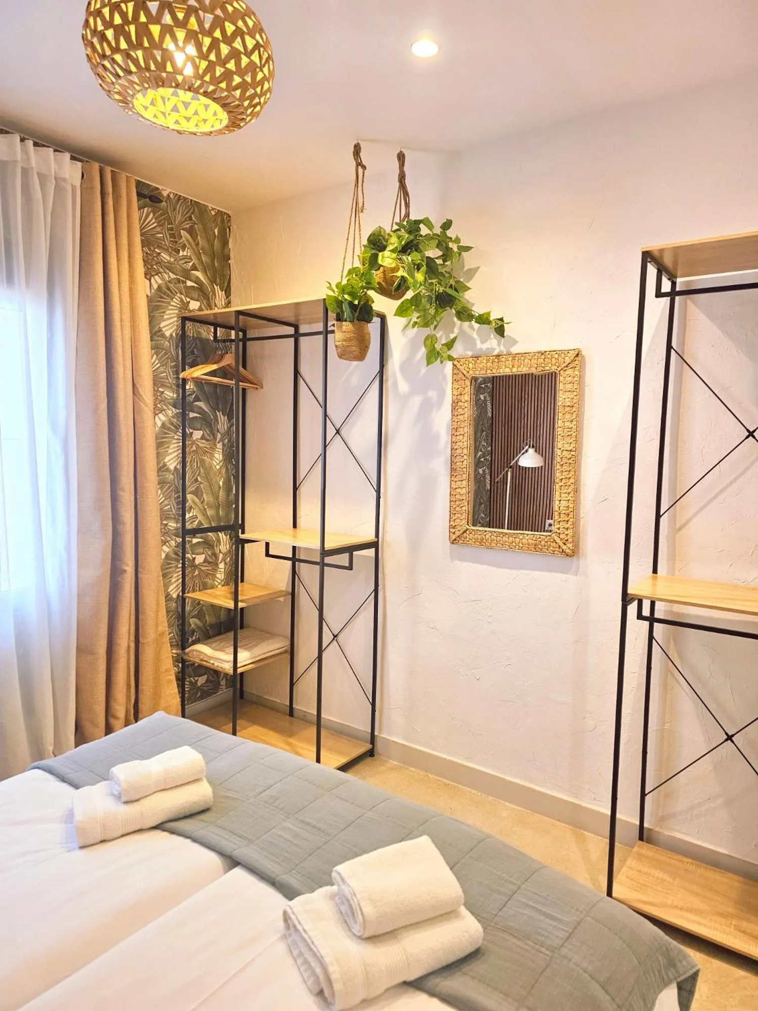 storage, Bed in Apartamentos de la Huerta