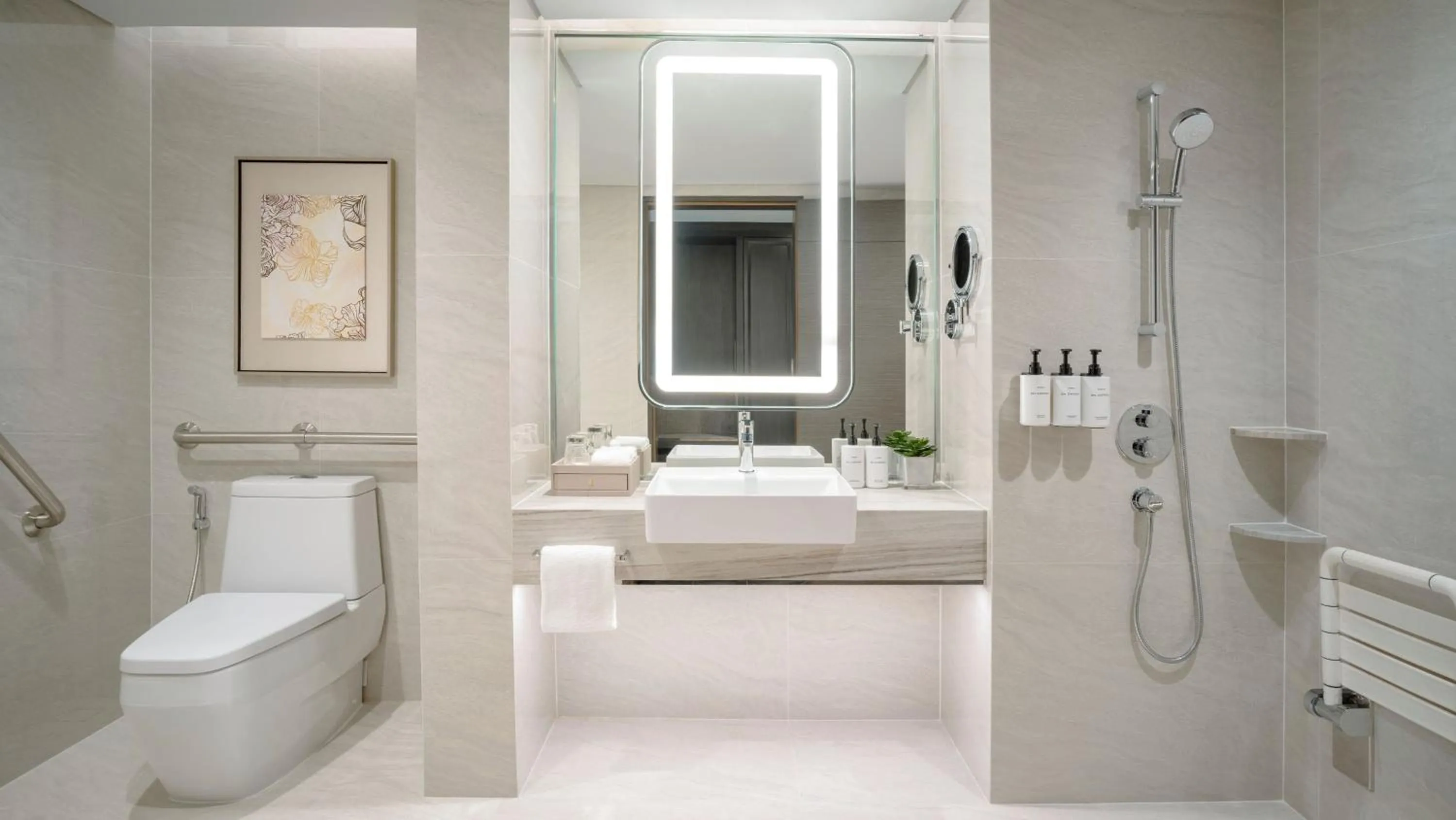 Photo of the whole room in InterContinental Bangkok by IHG