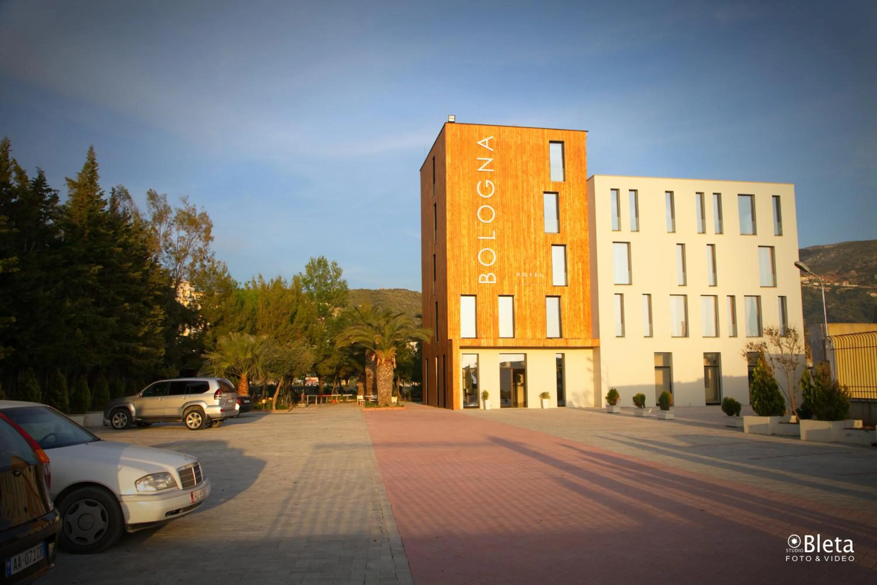 Facade/entrance in Hotel Bologna