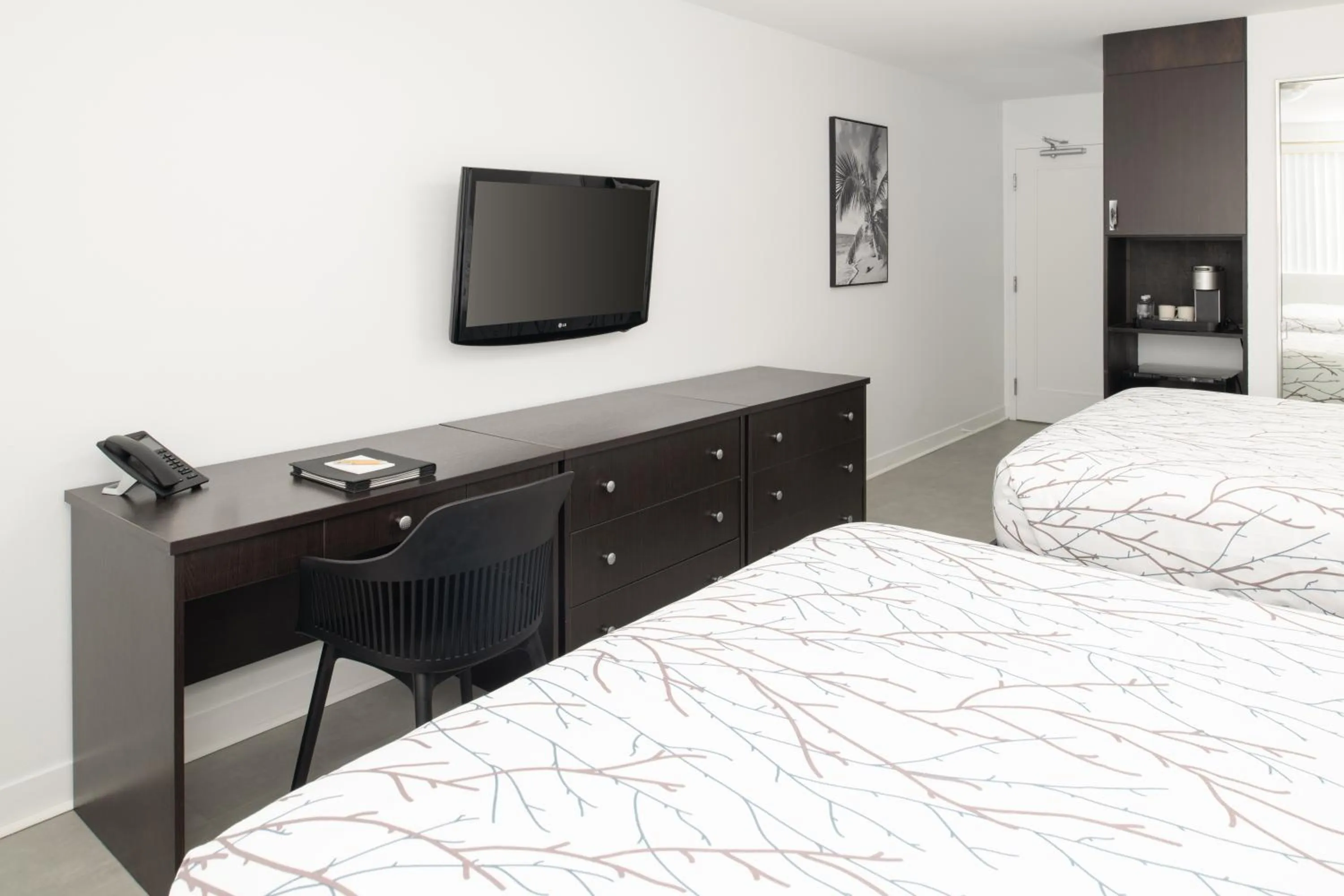 Bedroom, Bed in Casey Key Resorts - Mainland