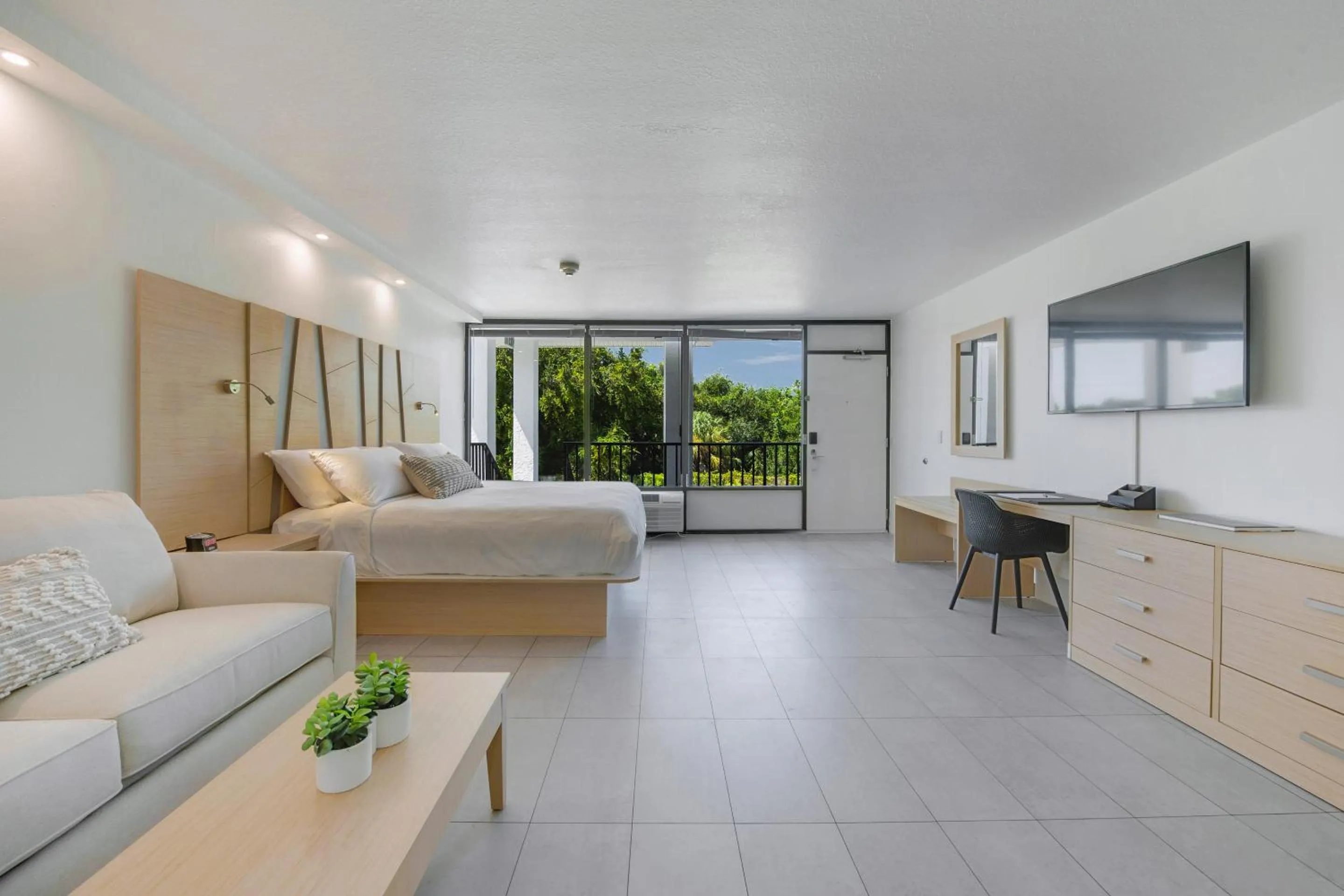 Bed in Casey Key Resorts - Mainland