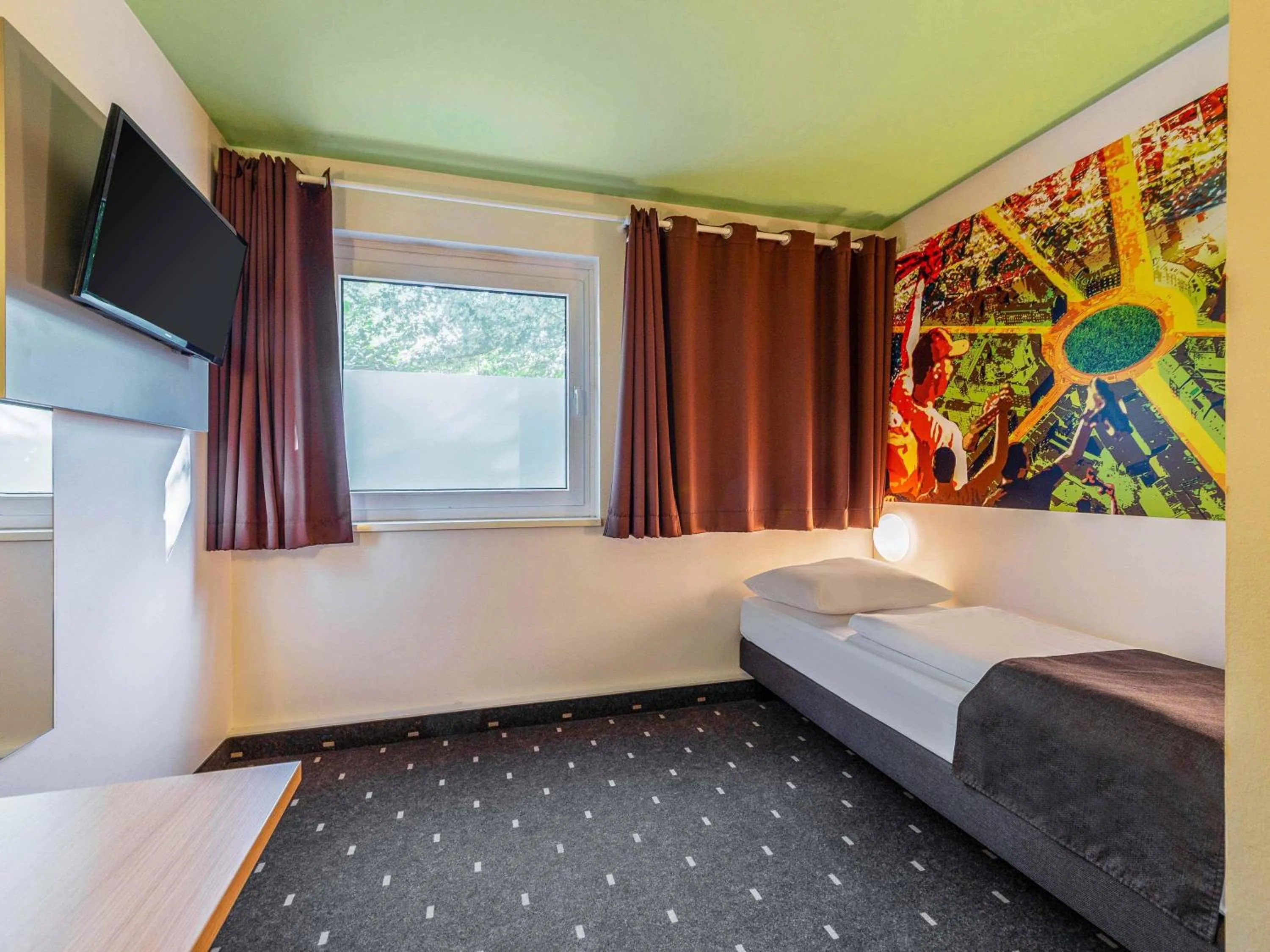 Photo of the whole room, Bed in B&B HOTEL Dortmund-Messe