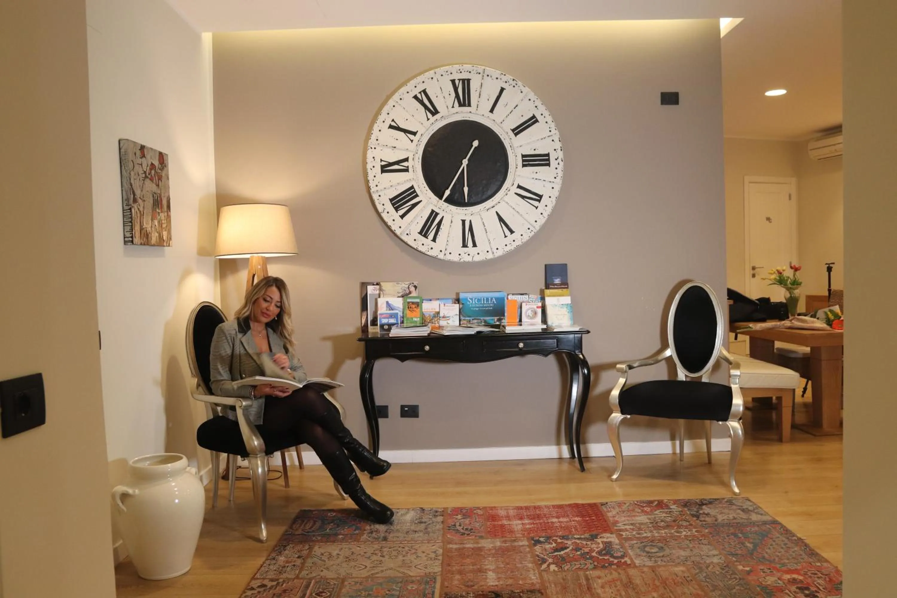 People in Delle Vittorie Luxury Rooms&Suites