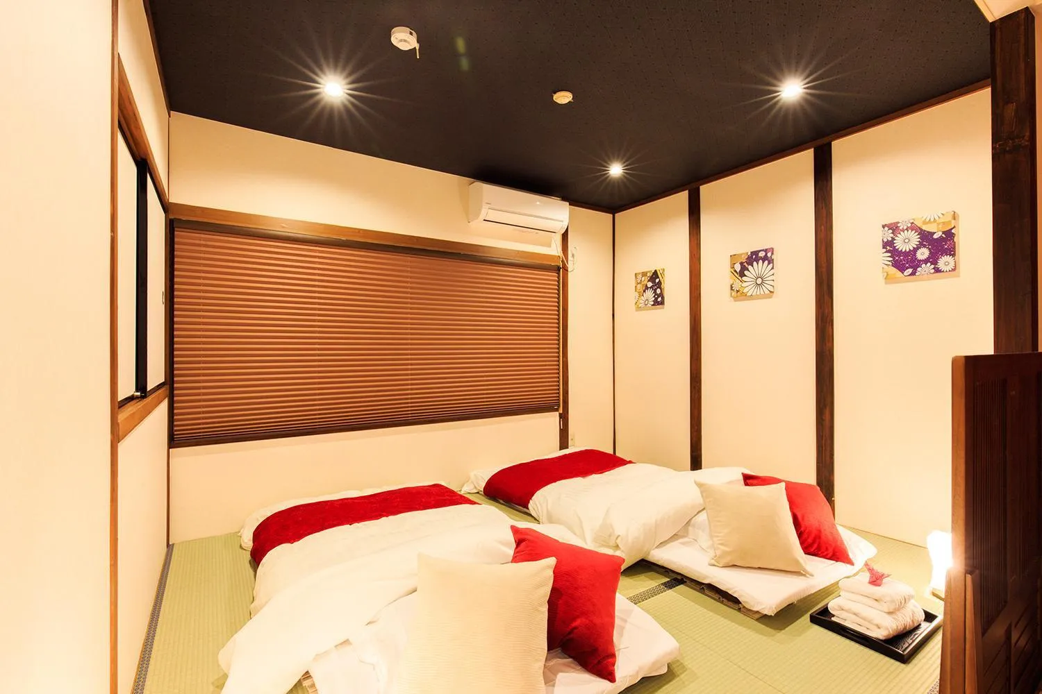 Bed in ORIGAMI STAY -Taishocho-