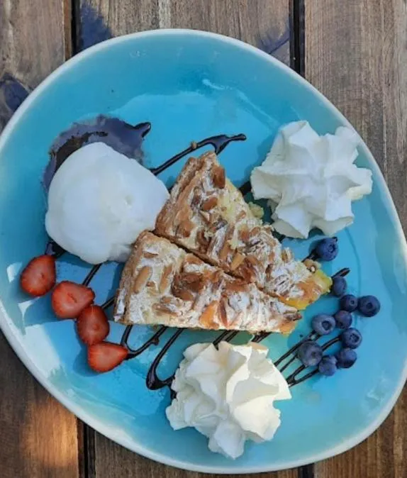 Restaurant/places to eat in Hotel Przy Oślej Bramie - Zamek Książ