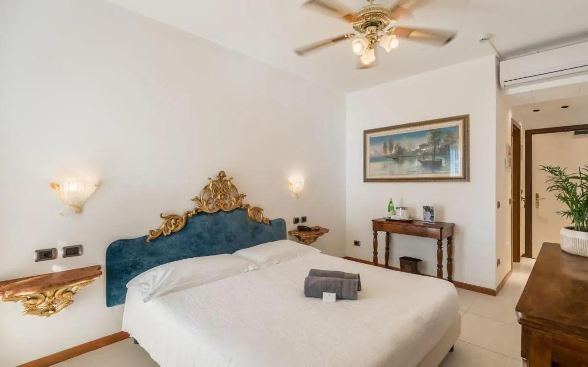 Bed in Hotel Porto Roca